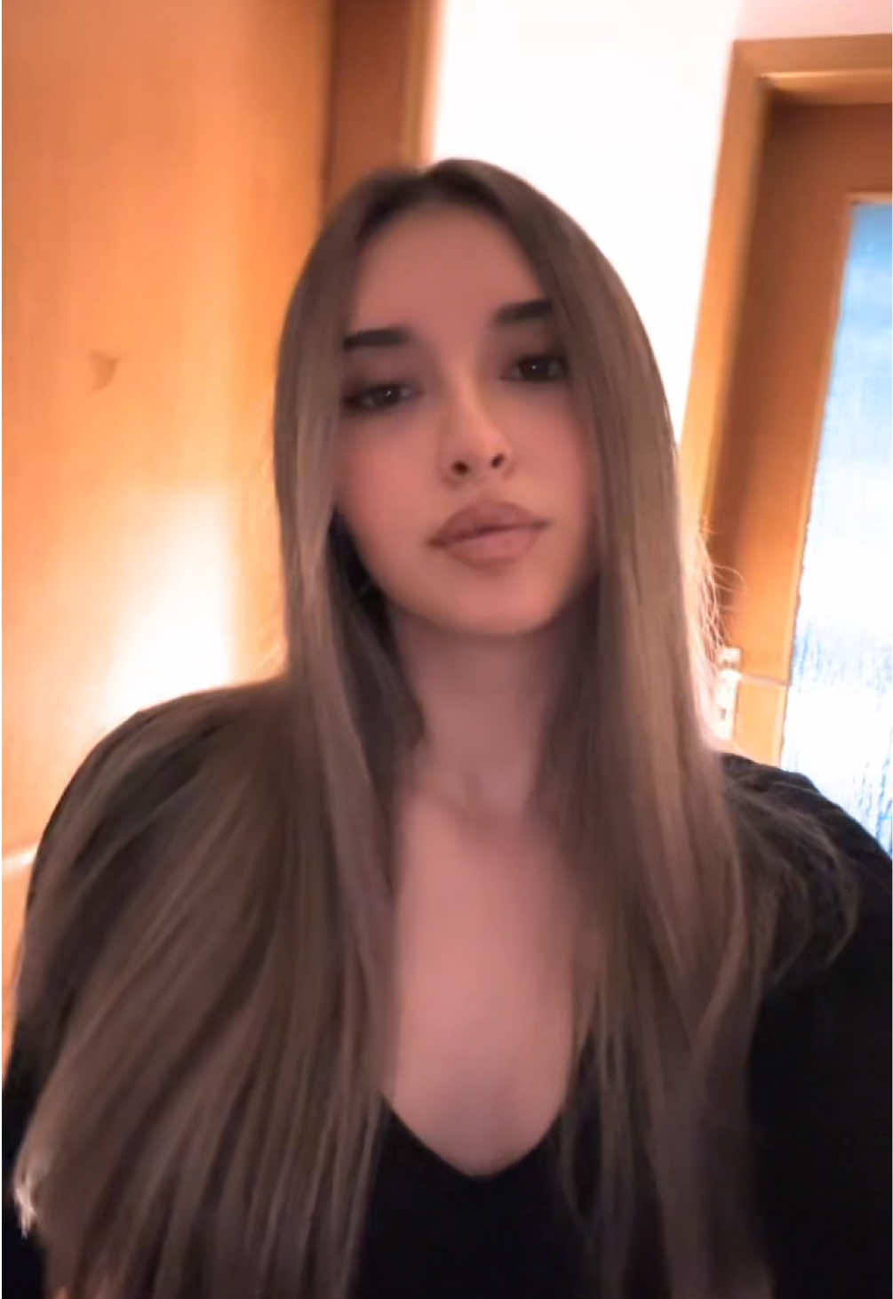 @⃟