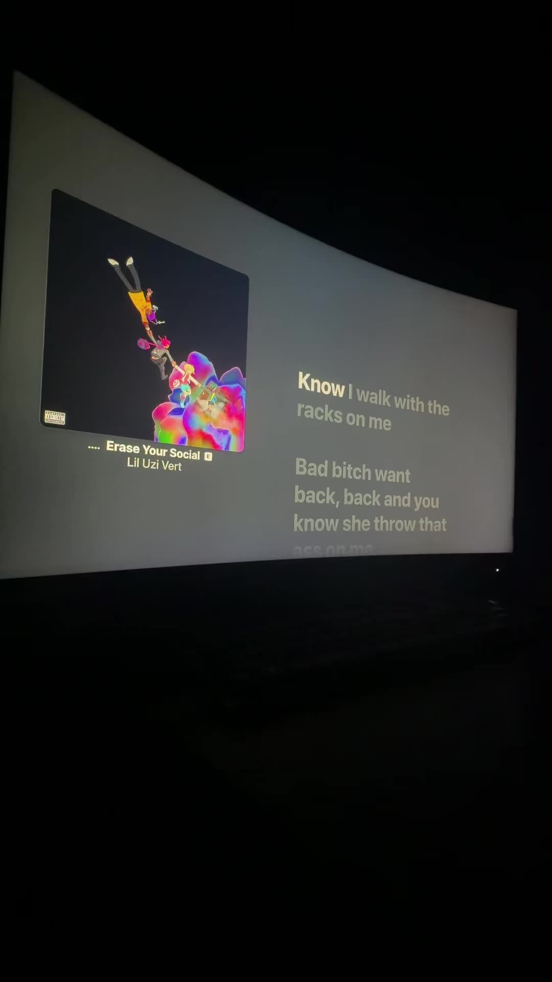 @🎧