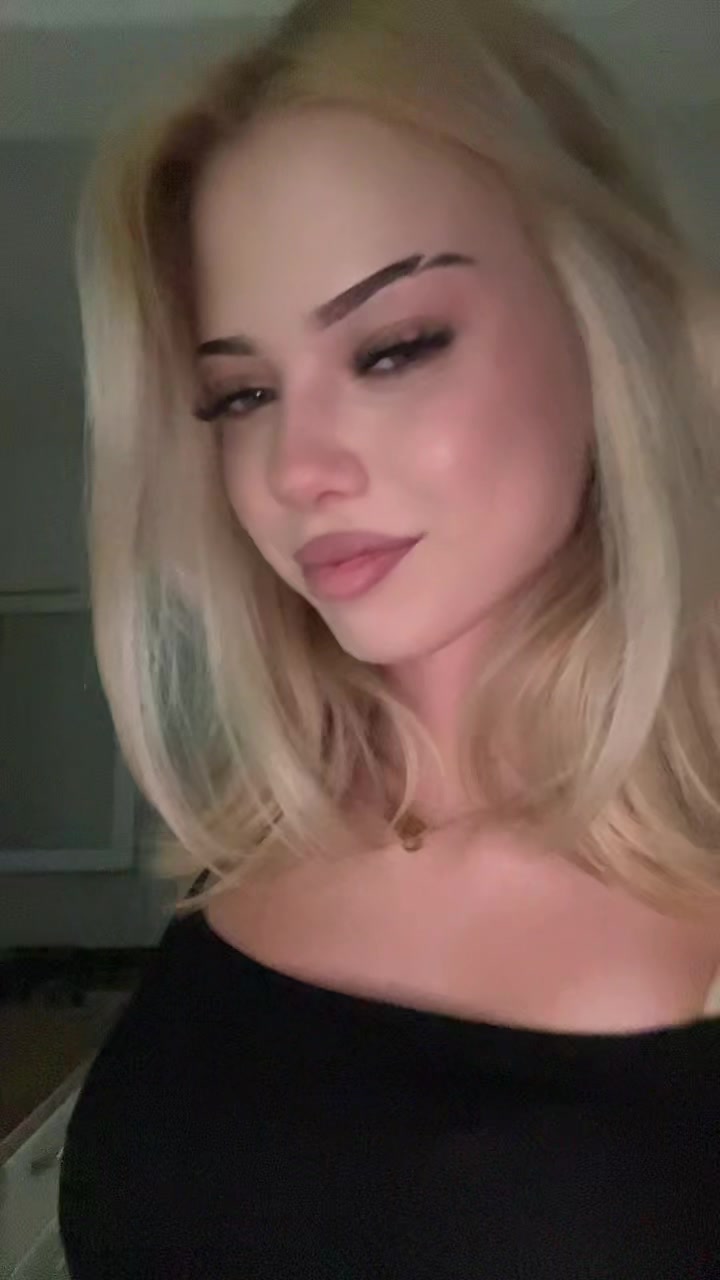 @️ella