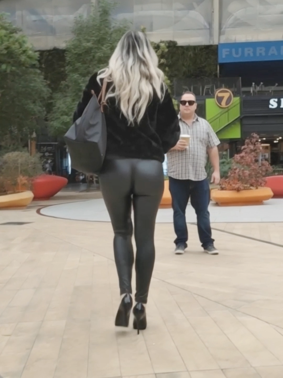 @leatherbykarina