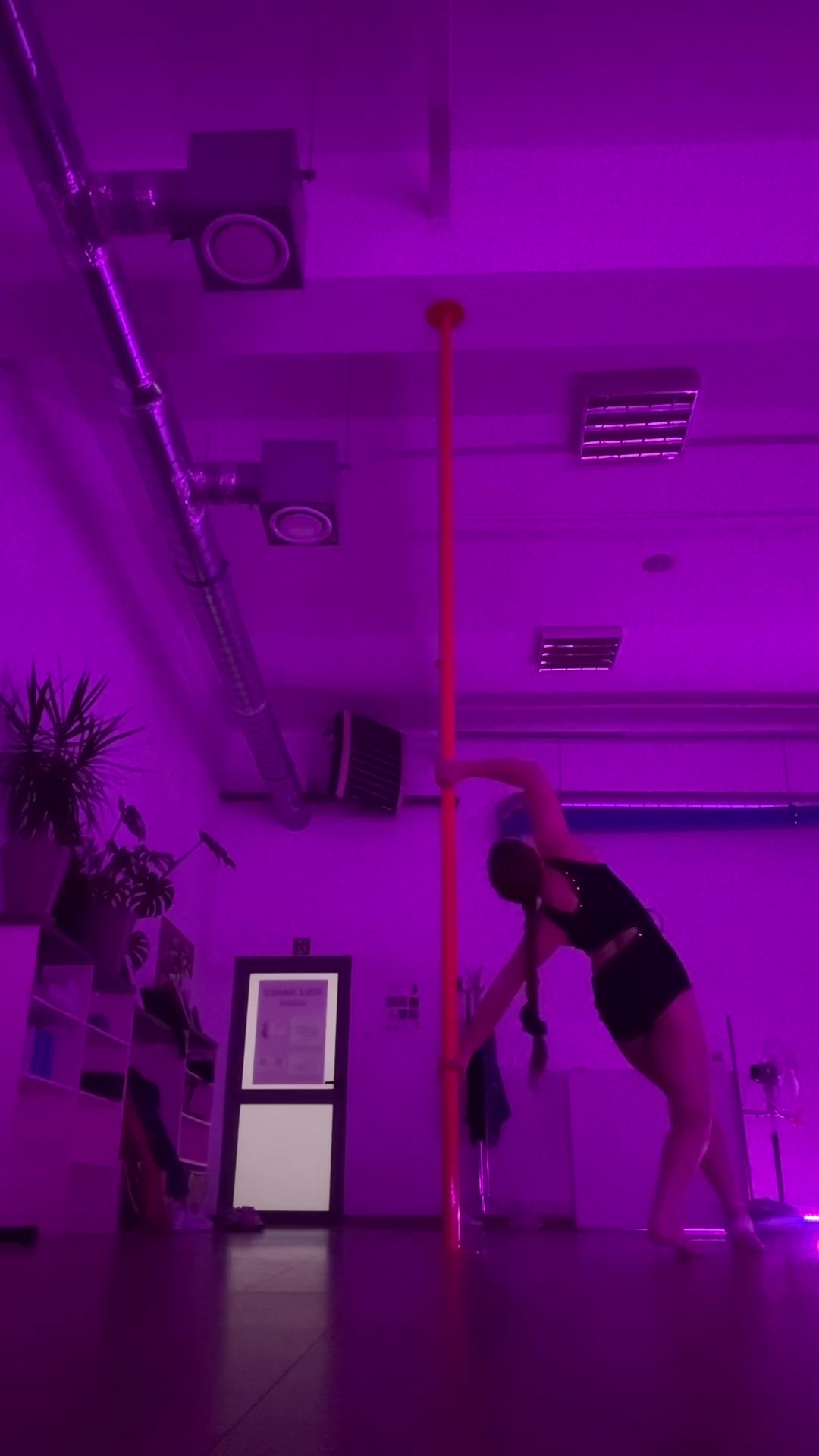 @_pole_flow_dance_pola_