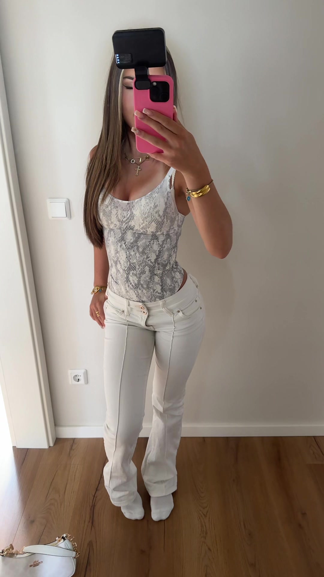 @𝐀𝐧𝐭𝐨𝐧𝐢𝐚🌺