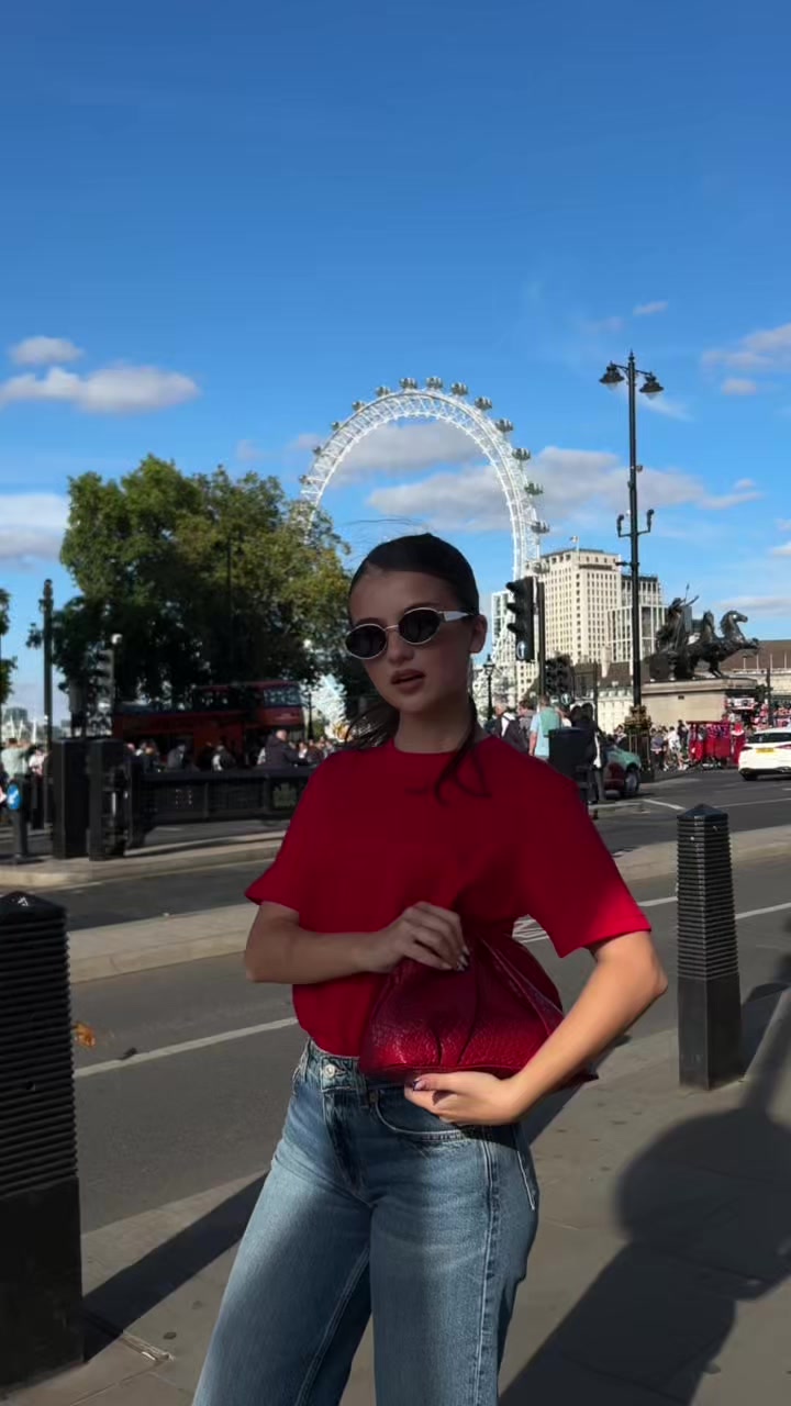 @Elle