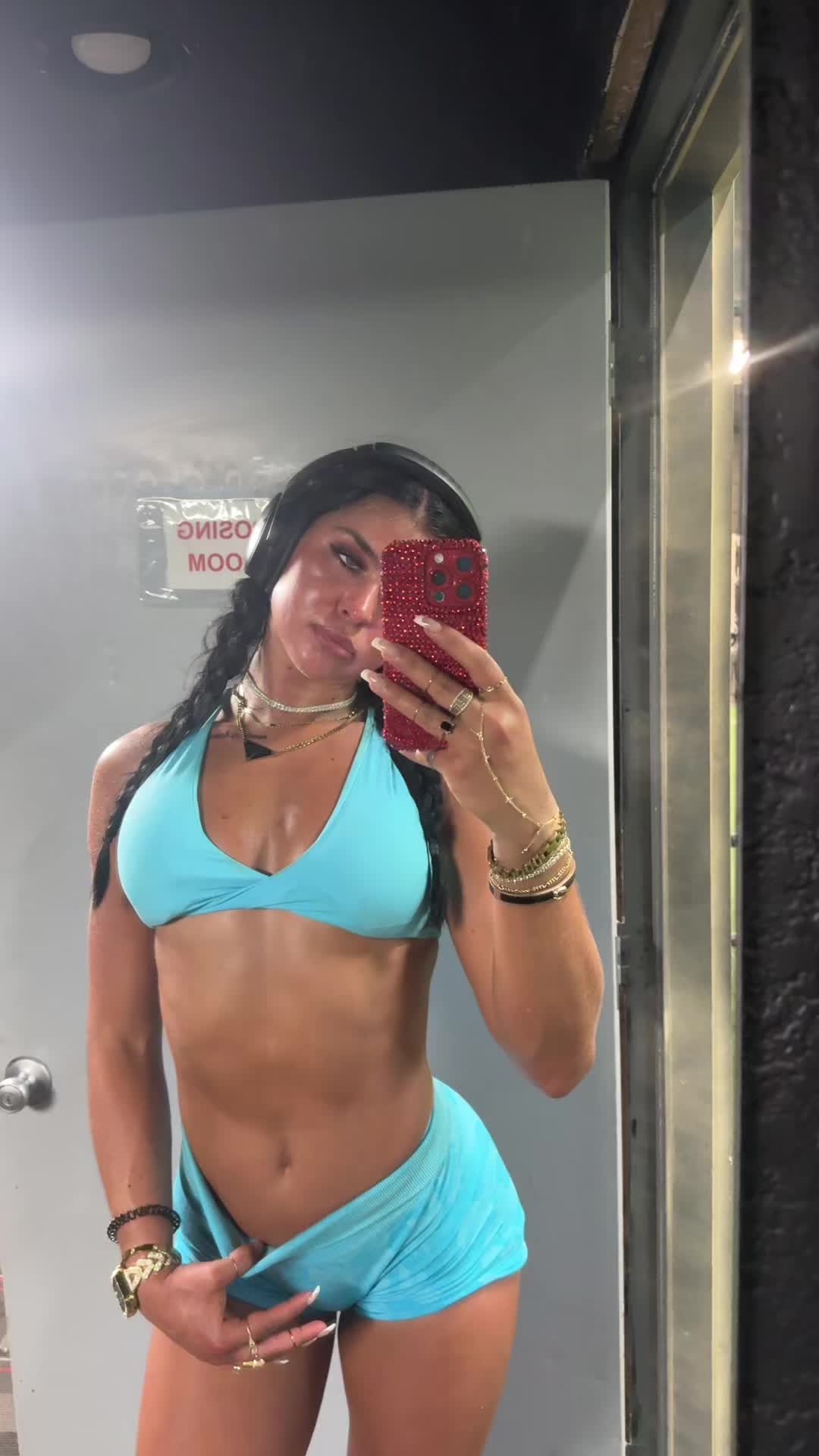 @PaigeLeonard