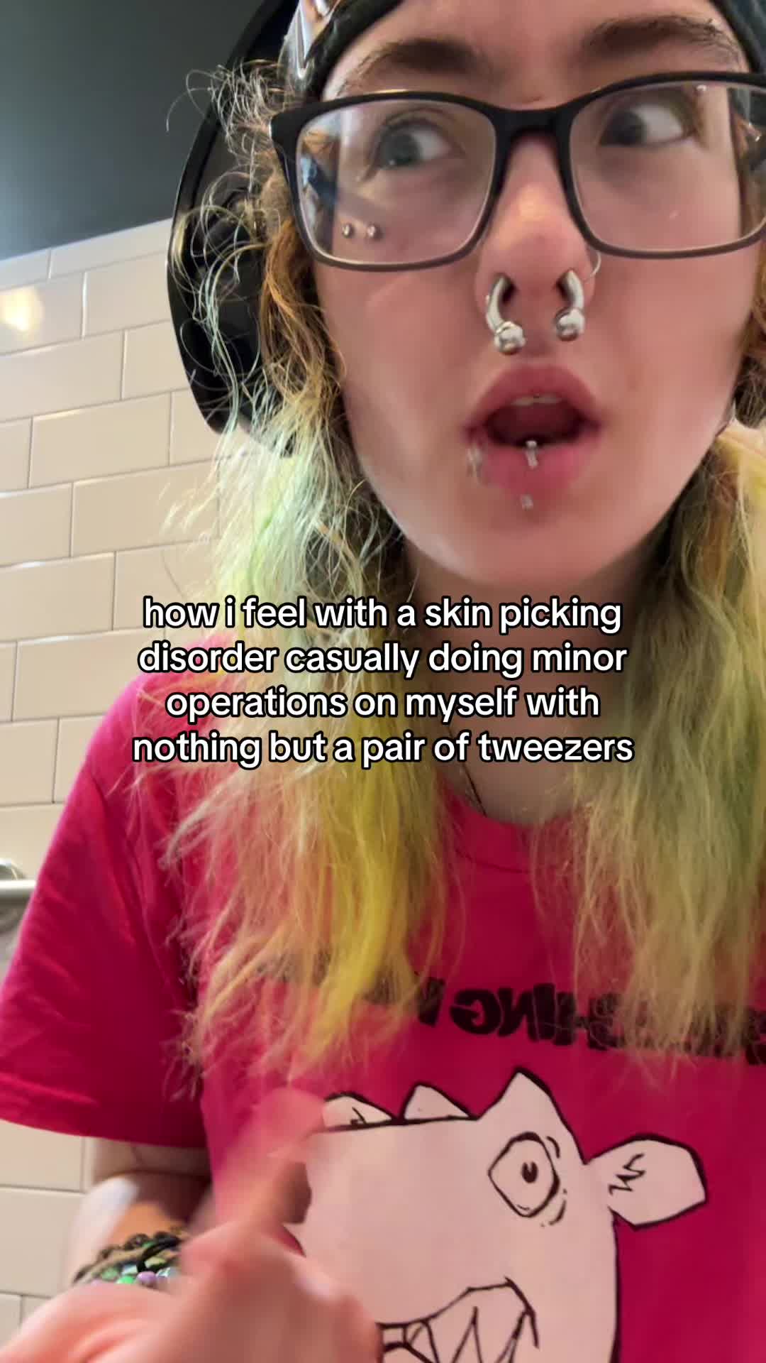 @armless.cum.circle
