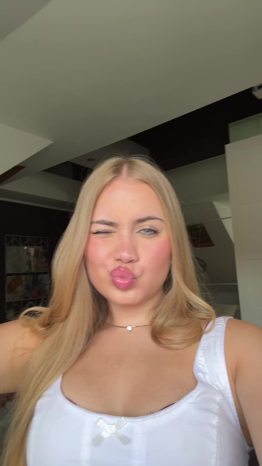 @𝓔𝓵𝓵𝓪𝓜𝓪𝔂𝓪