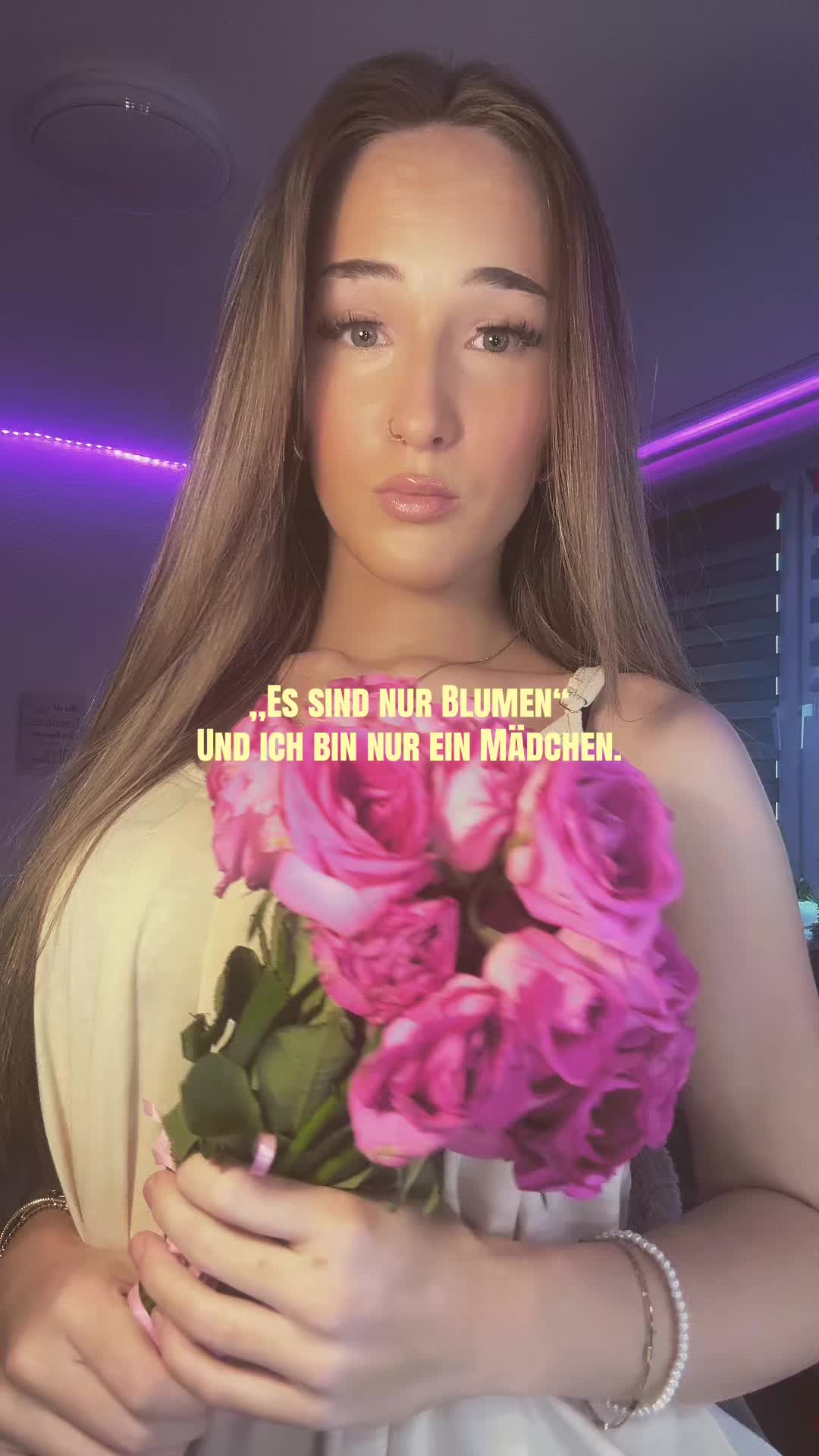 @𝒮𝒶𝓂𝒾𝓇𝒶🍸🌺