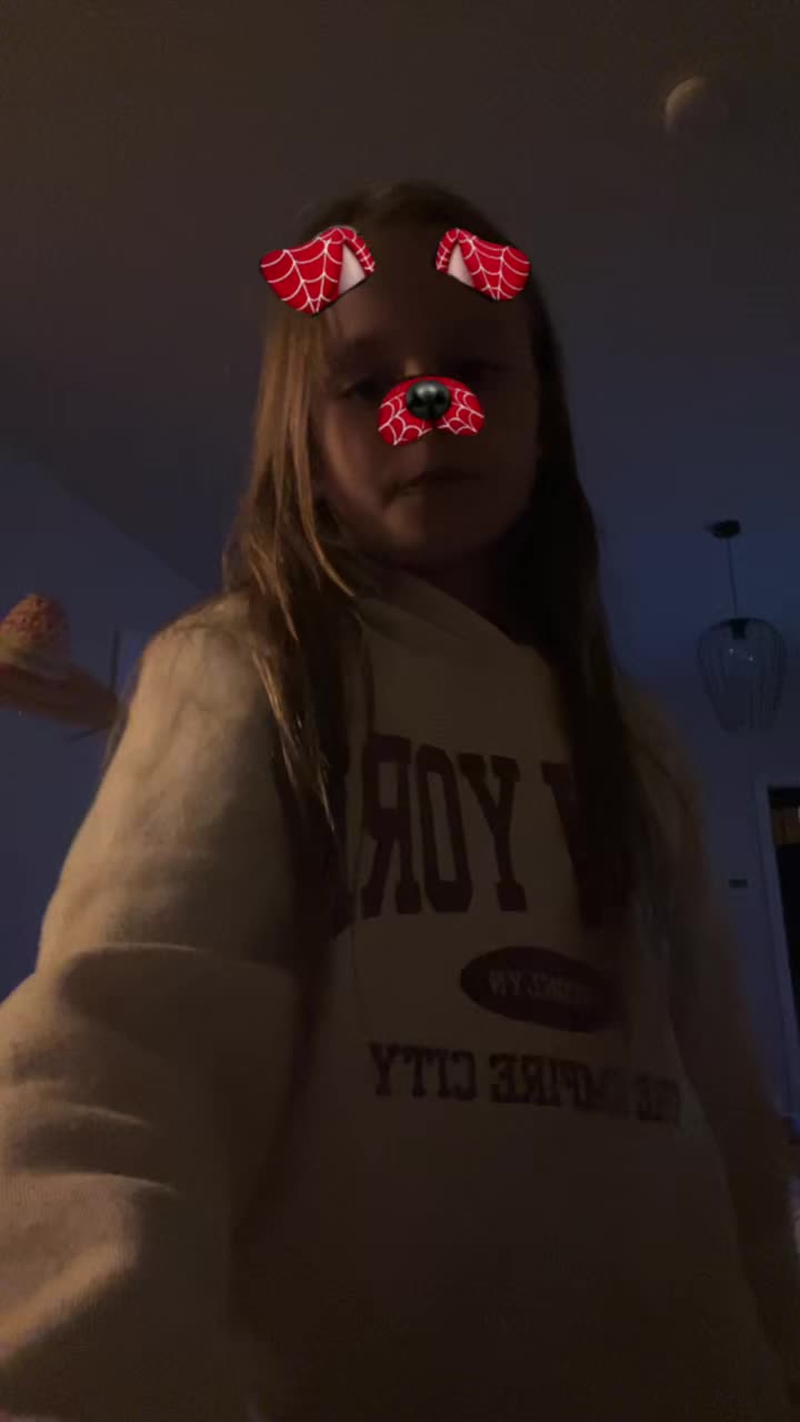@eliseloewie