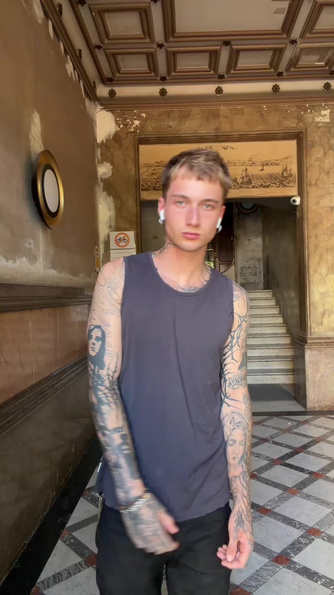 @Gia