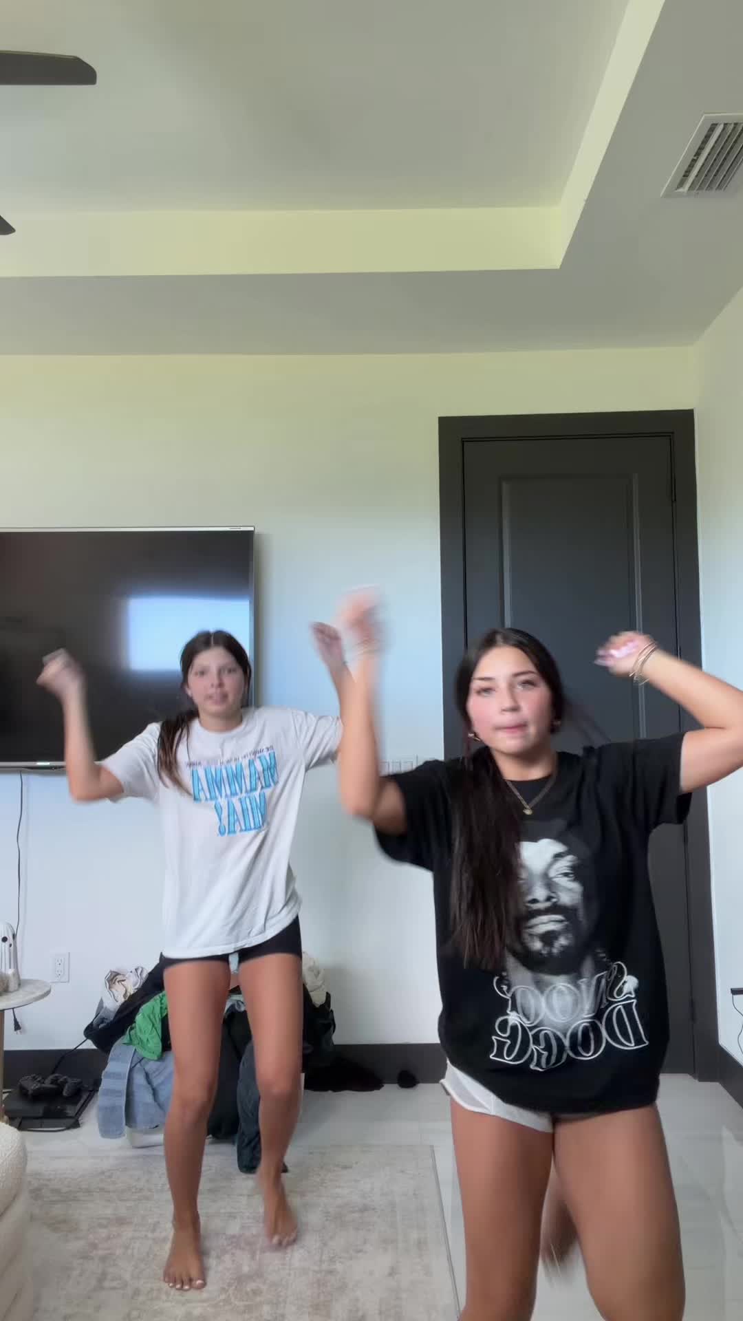 @ella