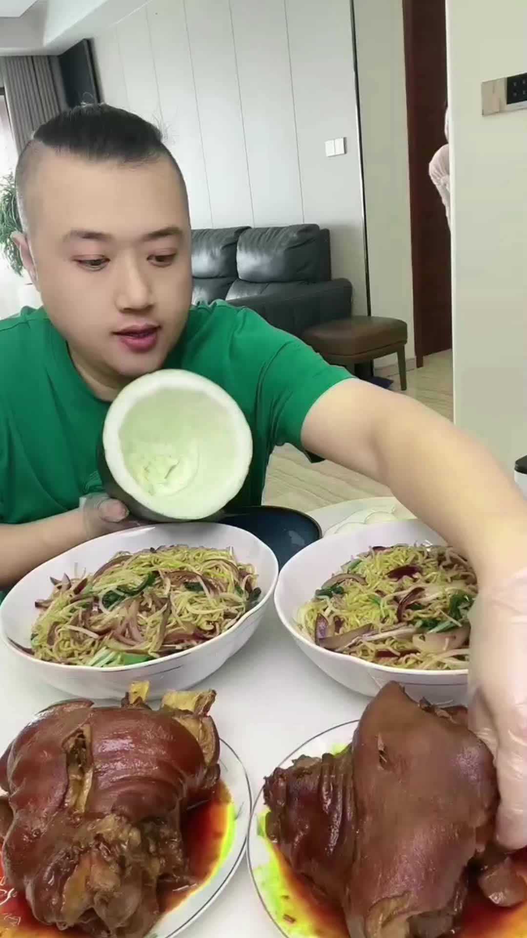 @foodmukbang