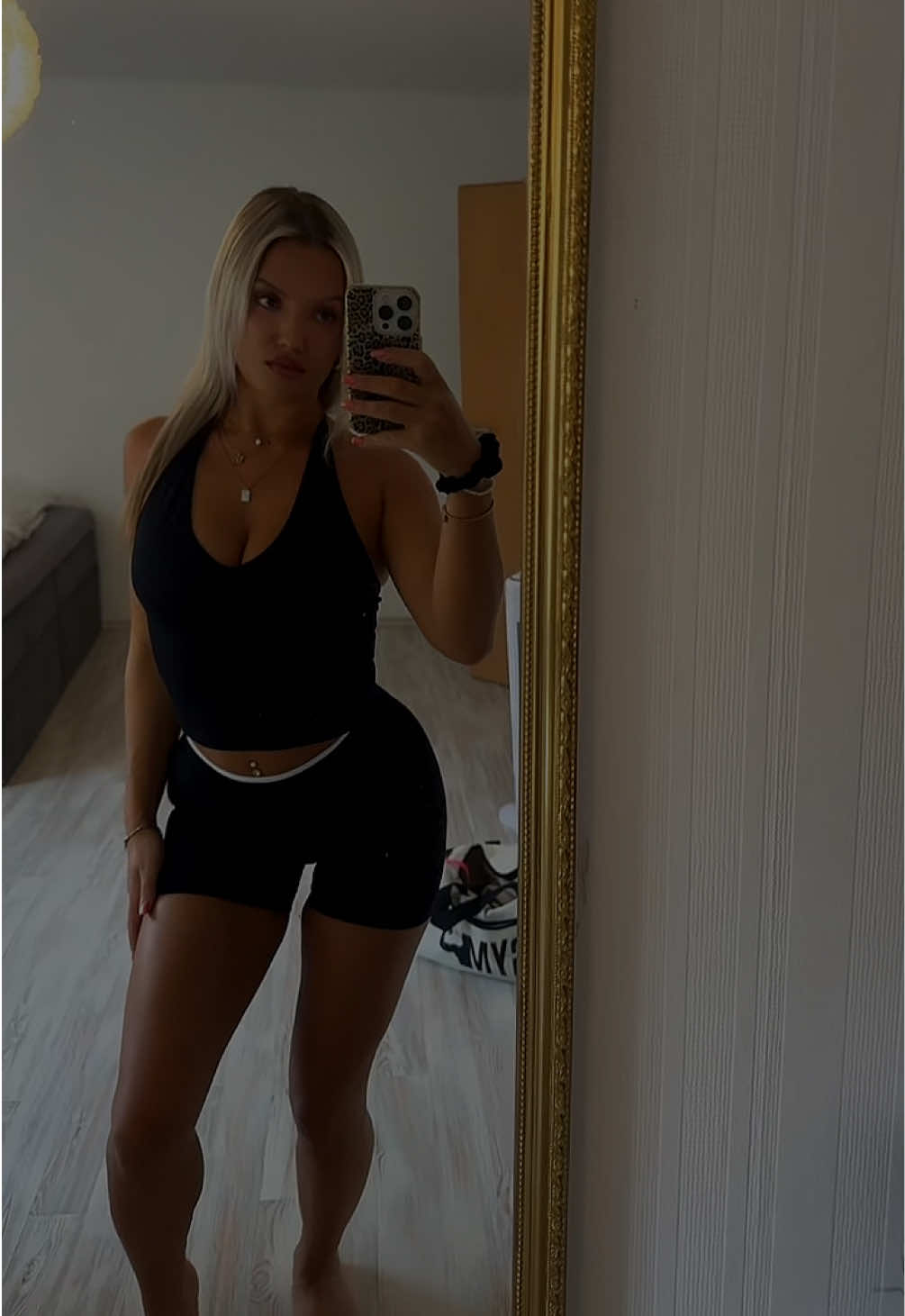 @jacquelineschx
