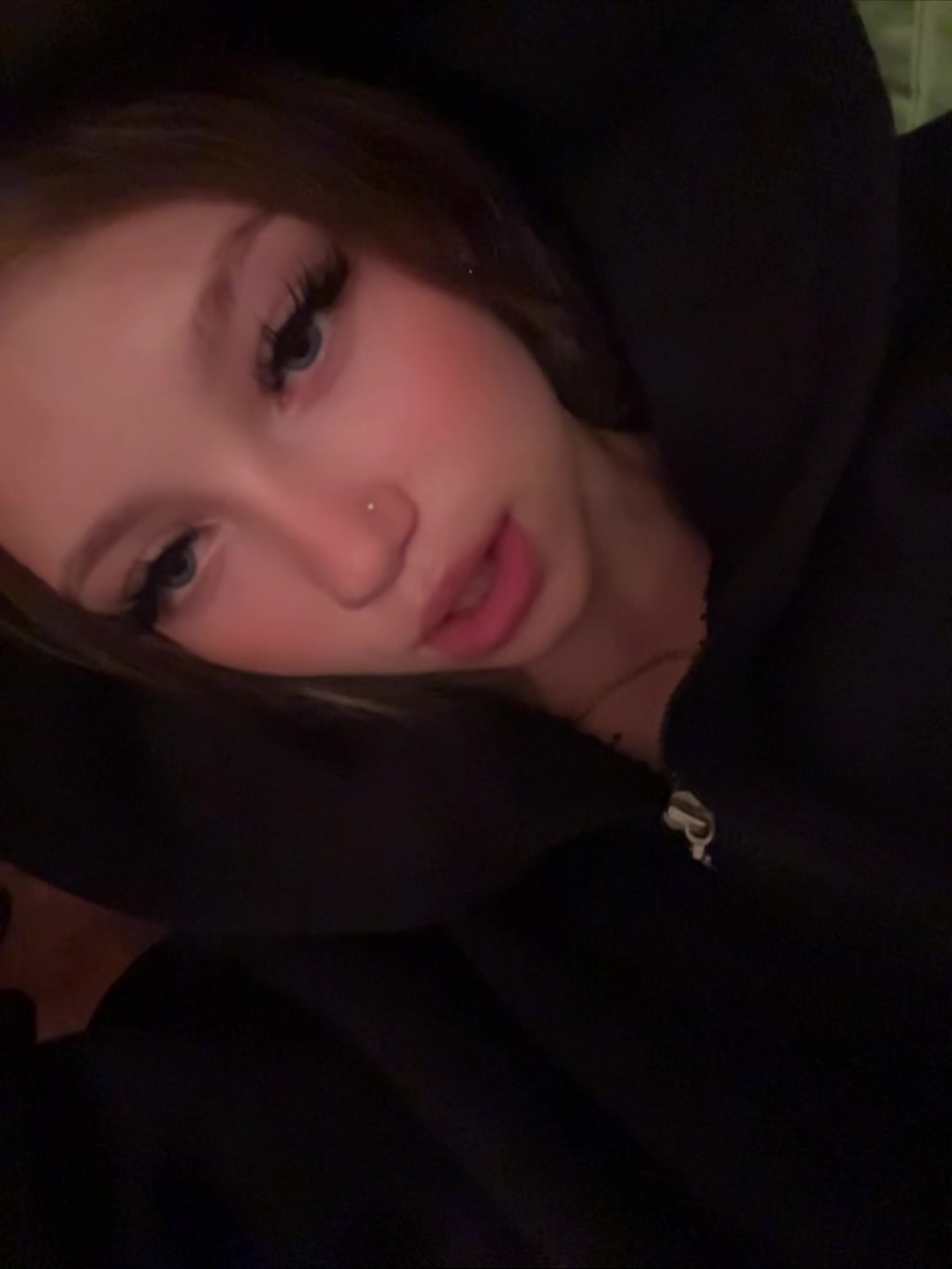 @Lika_2402