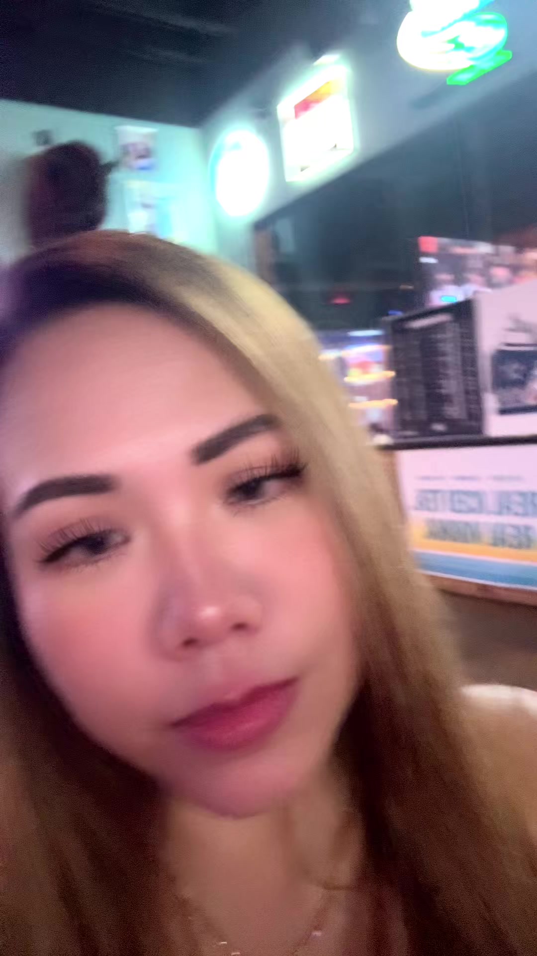 @AJ ✈️