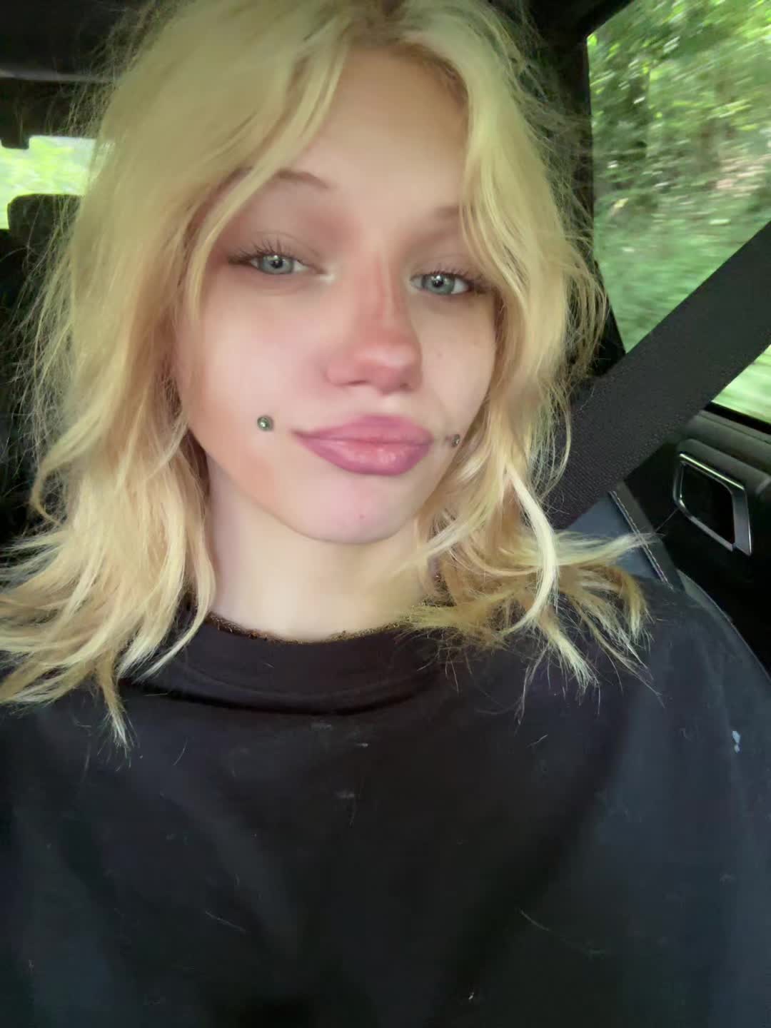 @🎭