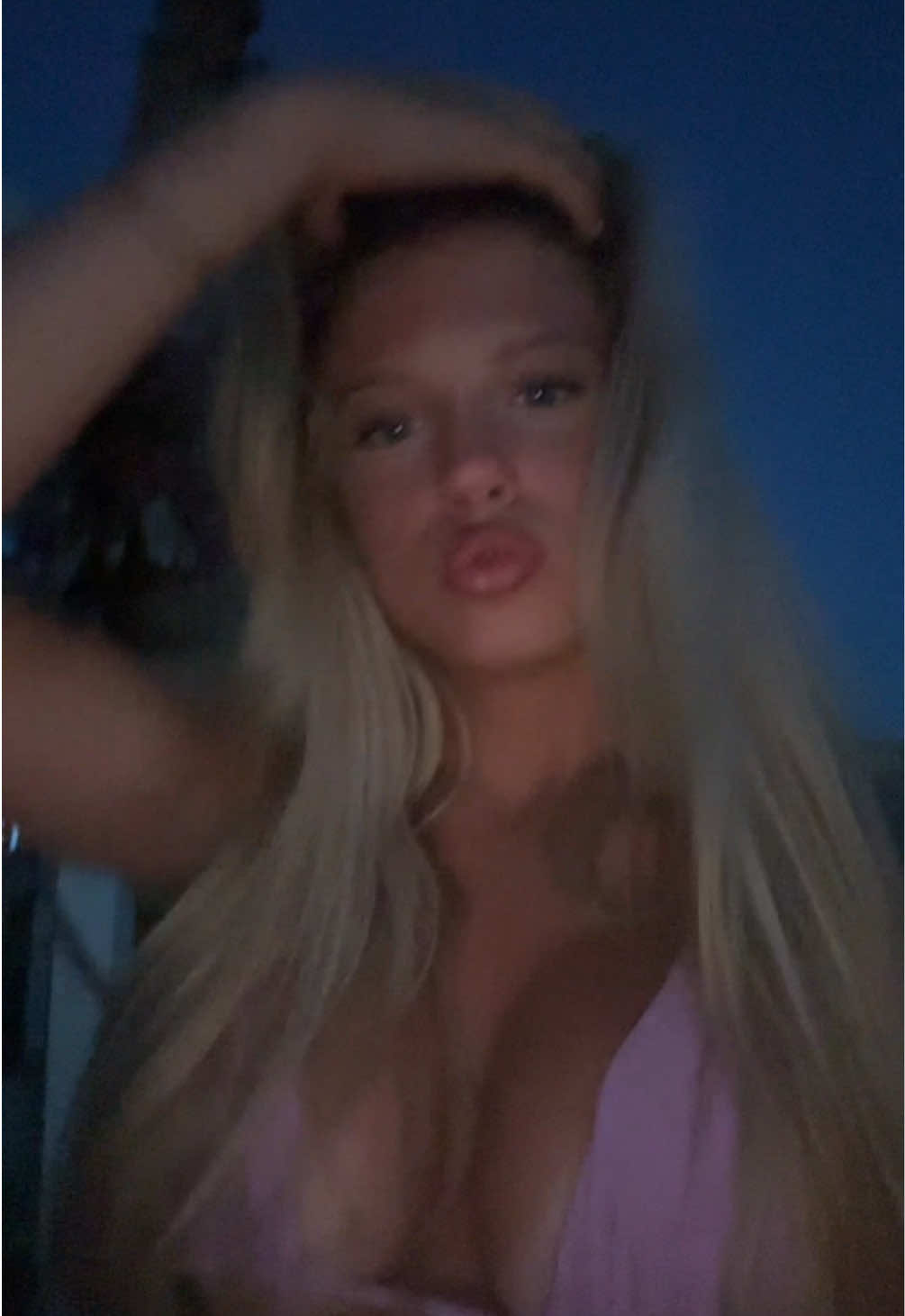 @vi