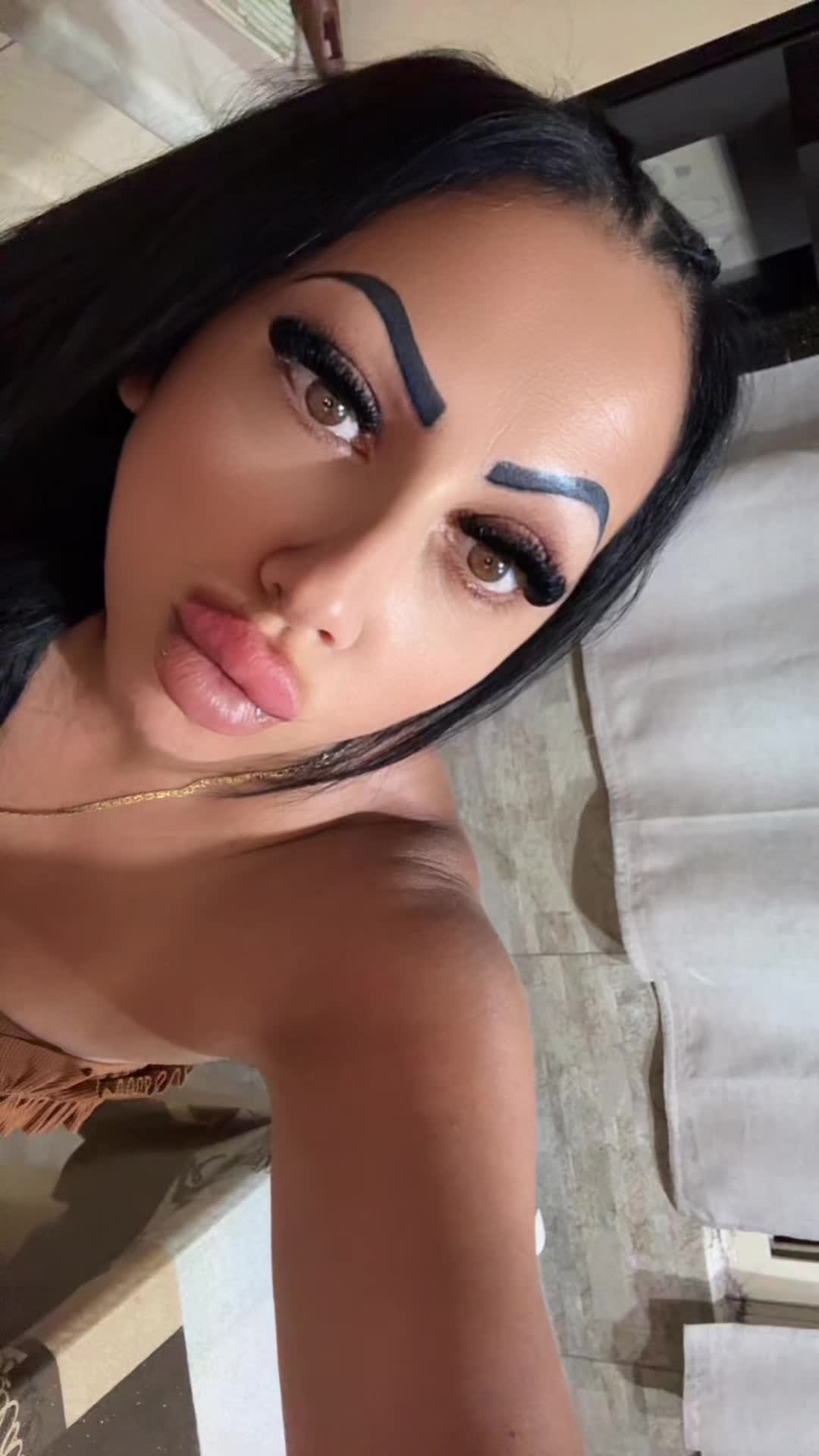 @𝓒𝓸𝓷𝓬𝔂 𝓜𝓲𝓬𝓱𝓲💘