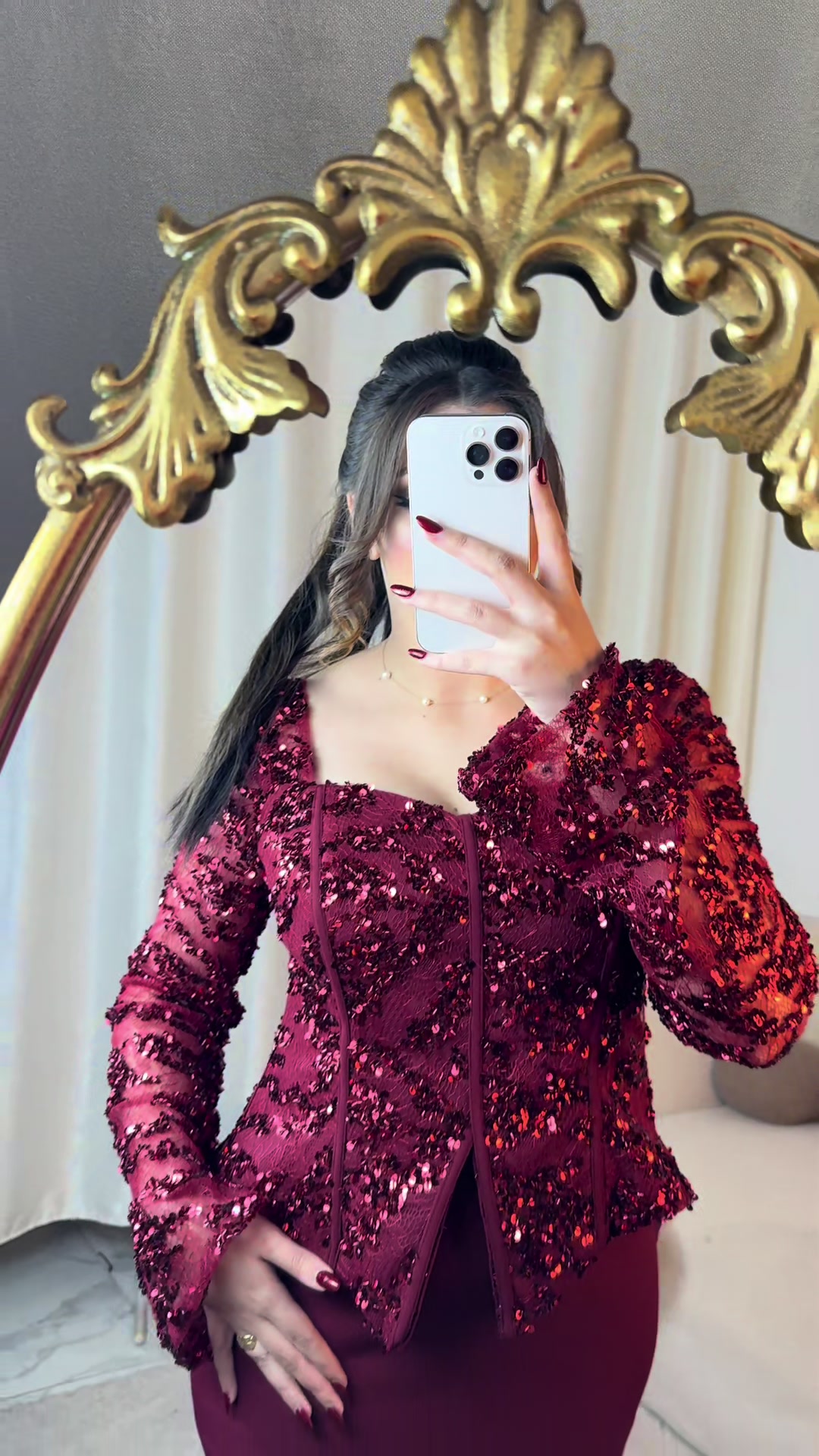 @Miss aniqa 24