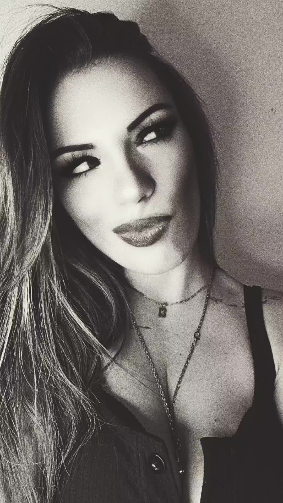 @⚜️❤🔥LA REGINA DI TIK TOK🌹🐿