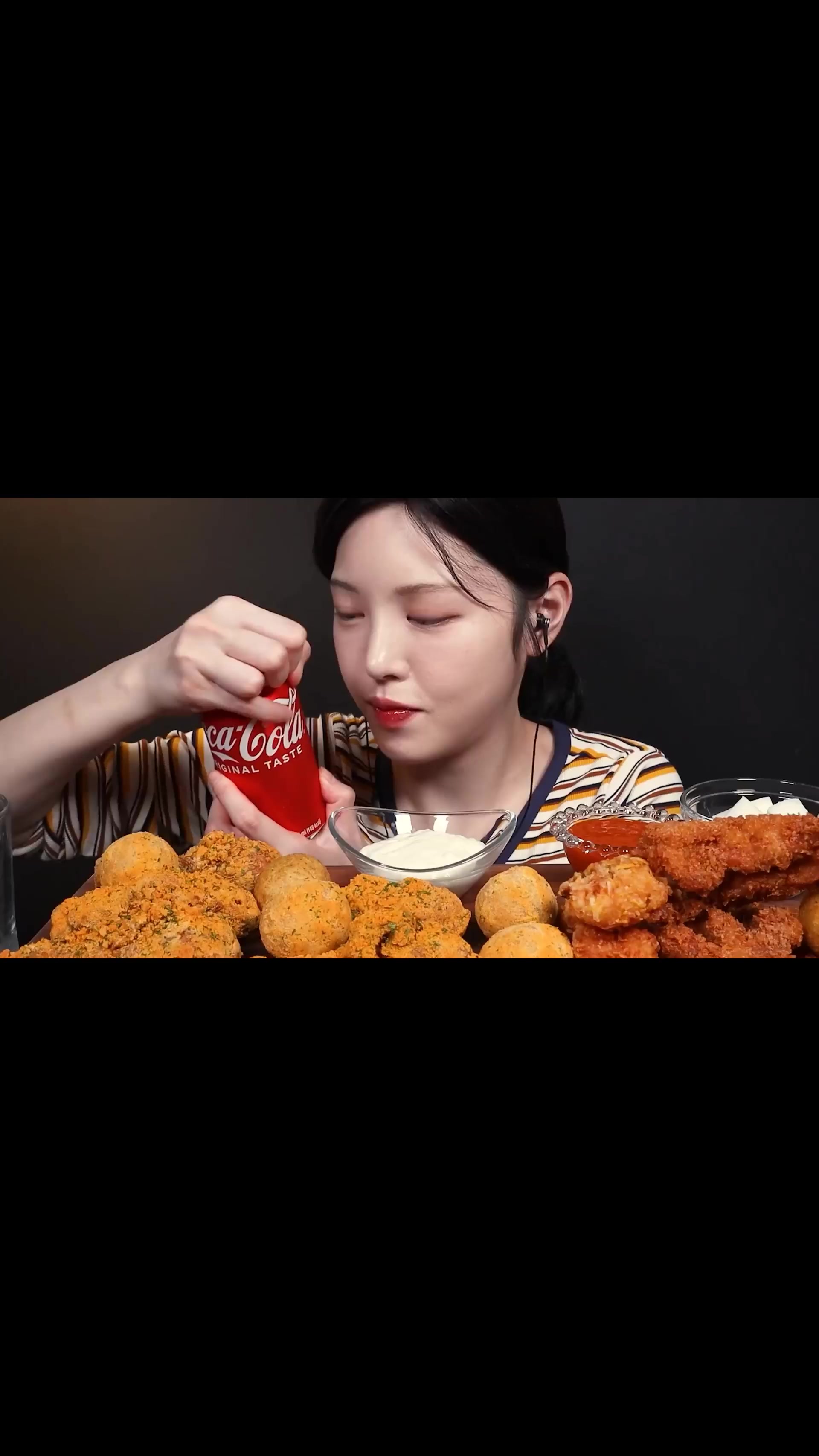 @NomNomDiaries