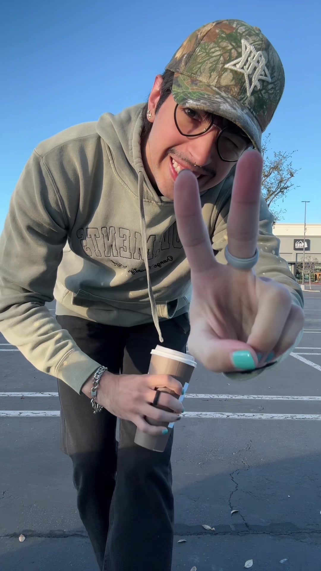 @tonykaboom