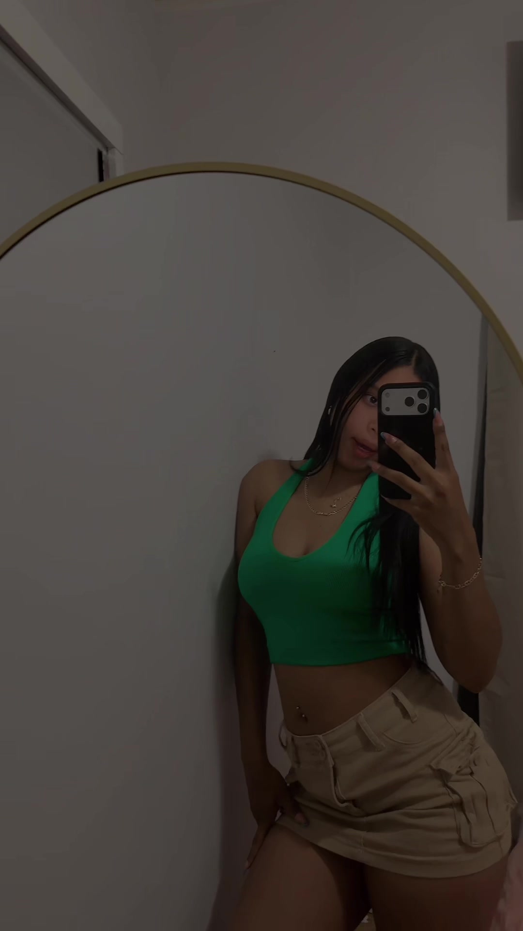 @Elyy04
