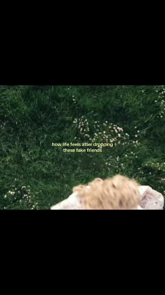 @𝑚𝑜𝑜𝑑𝑘𝑦𝑙𝑖𝑒𝑠
