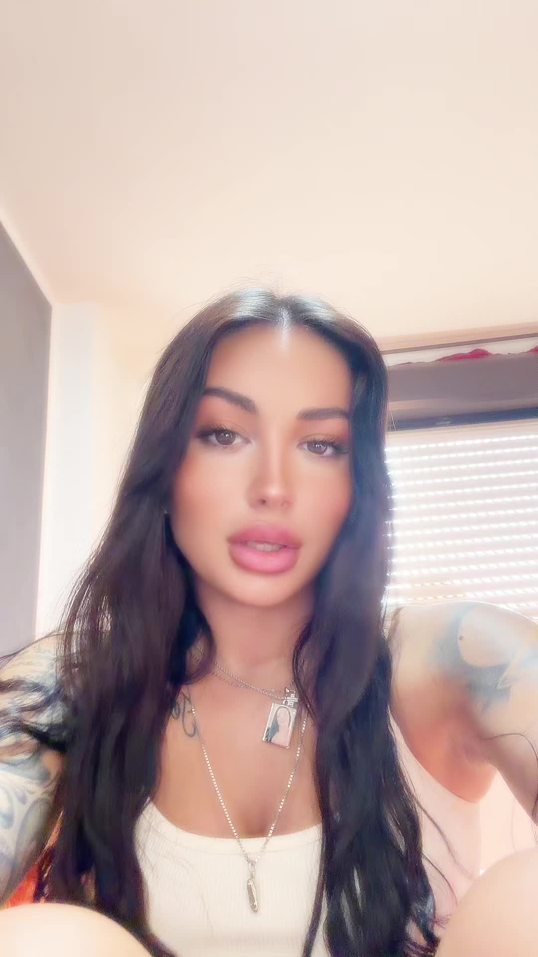 @SnowWhite🖤