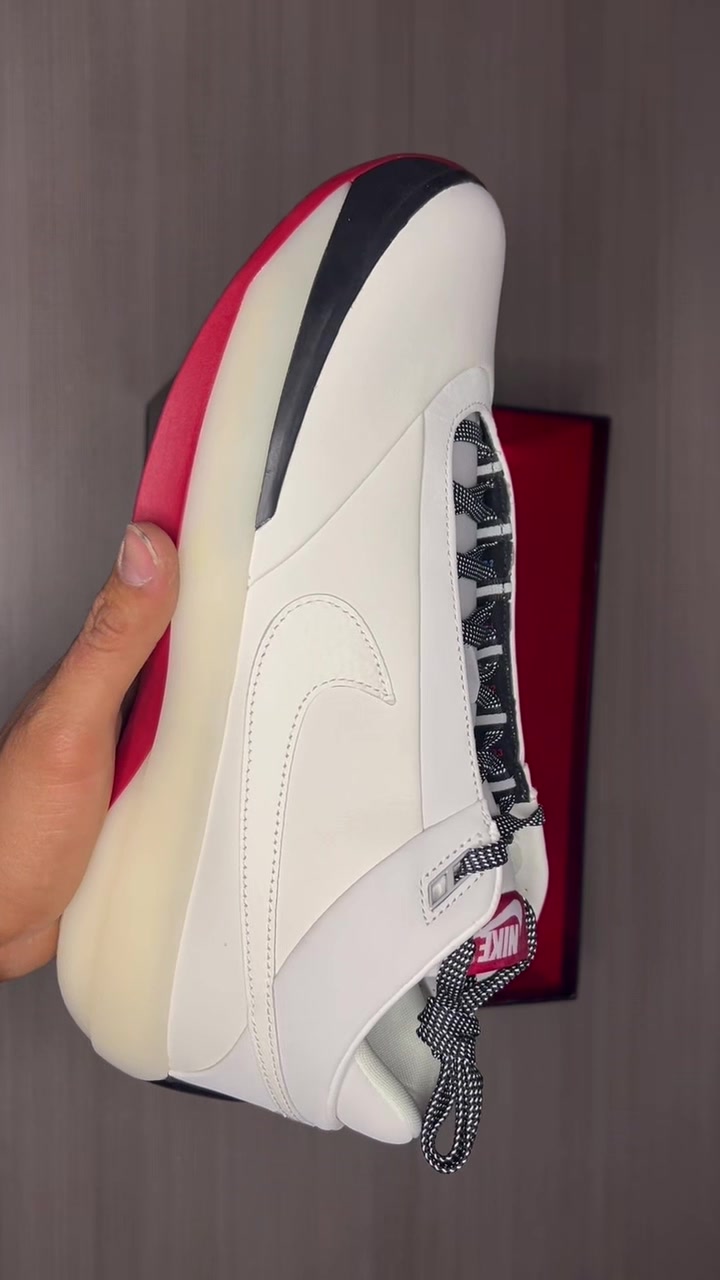 @Chilosneakers