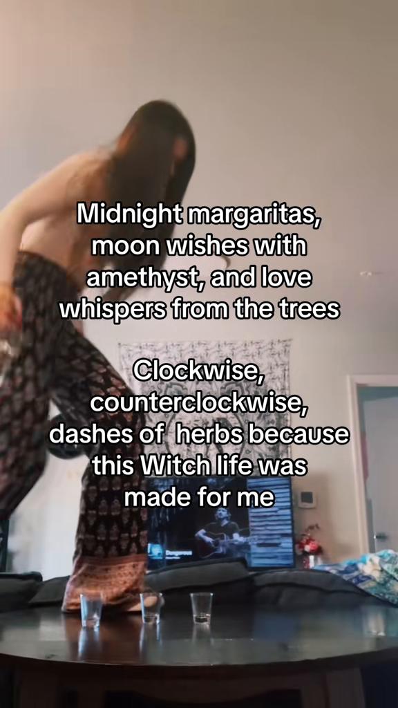 @Dark Moon Widow 🌙 🕷️