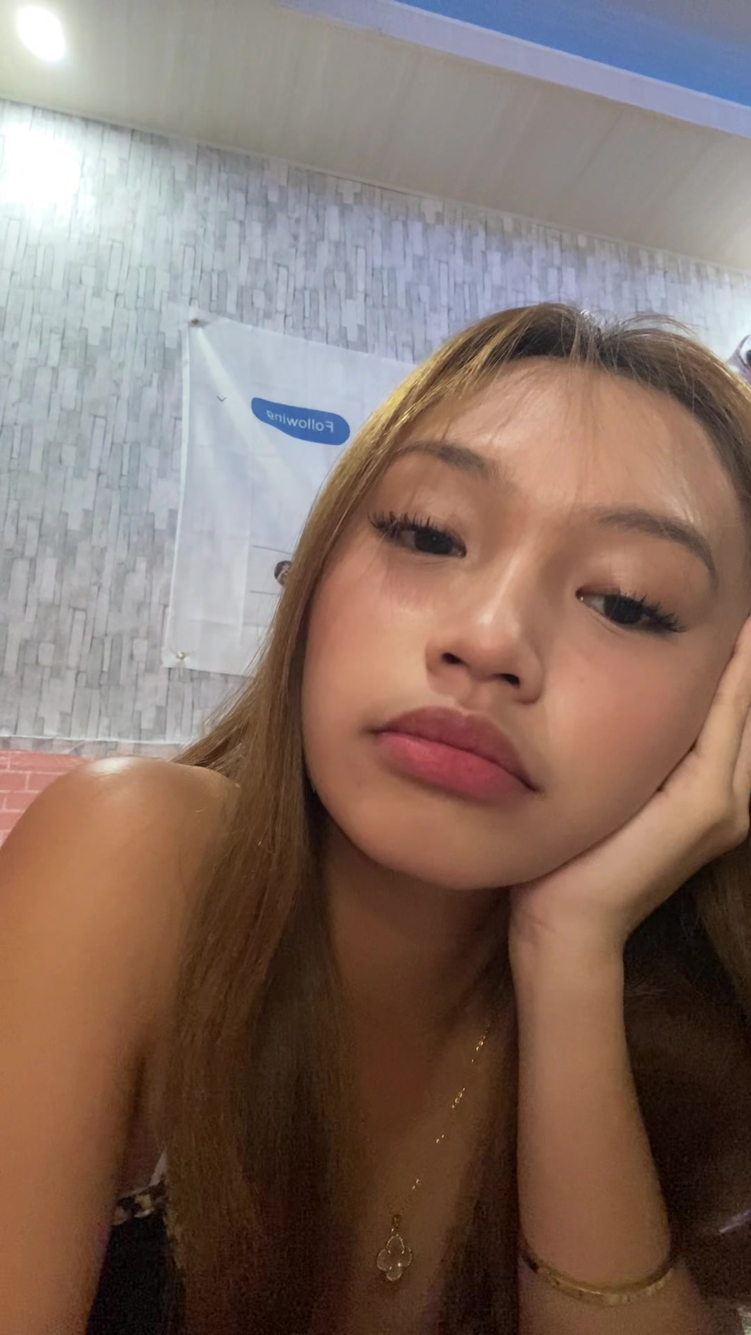 @𝒻𝓁𝑜𝓇 💘
