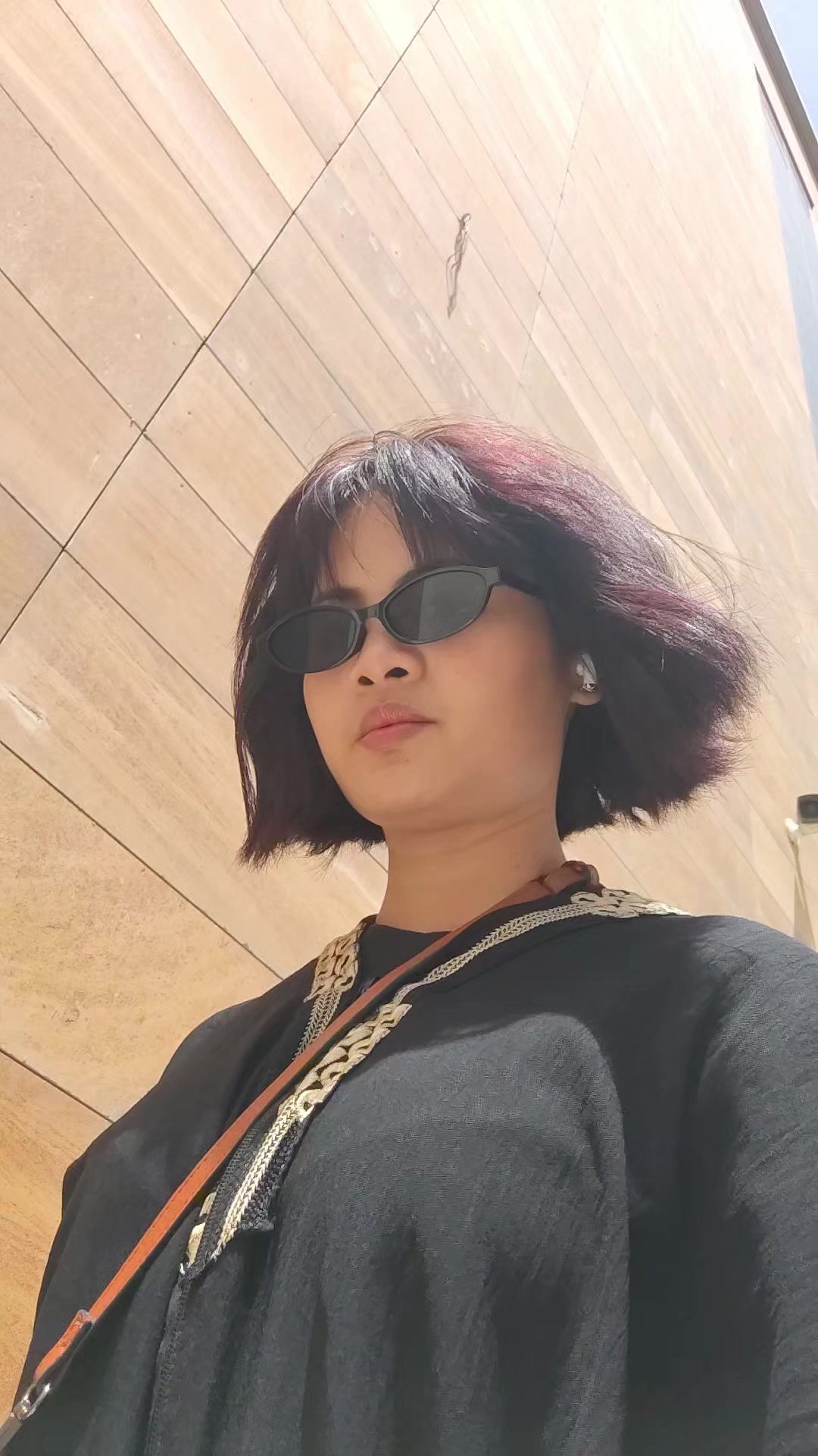 @leoniza