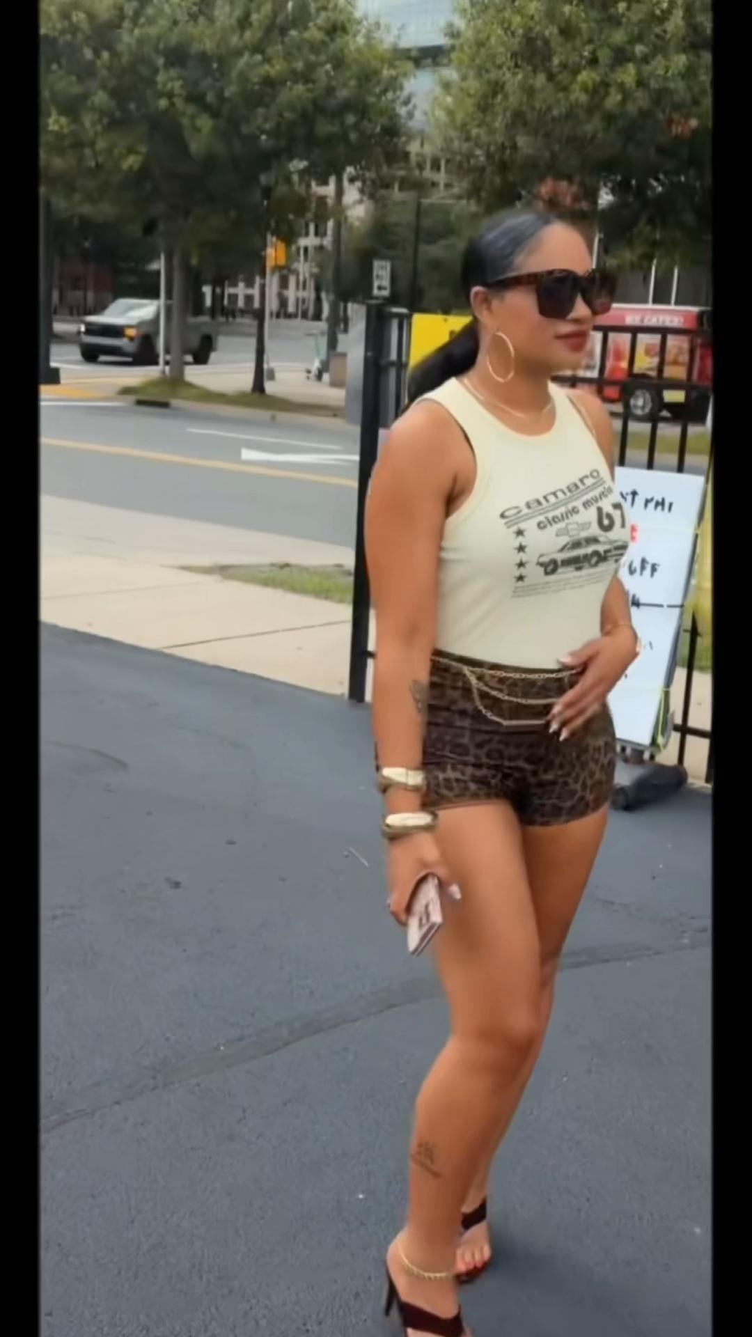 @Mz_Johnson_
