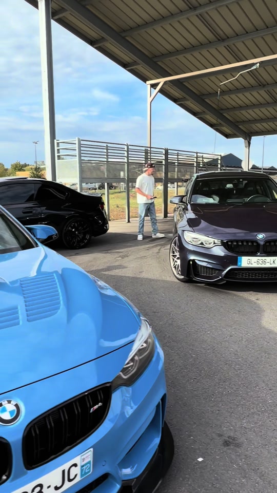 @Dark_m240i