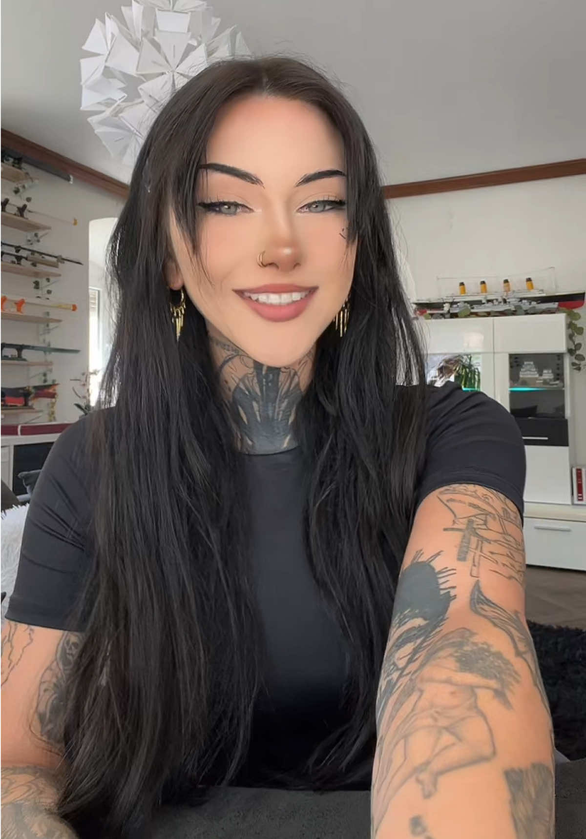 @♱ 𝓚𝓲𝓻𝓪 ♱