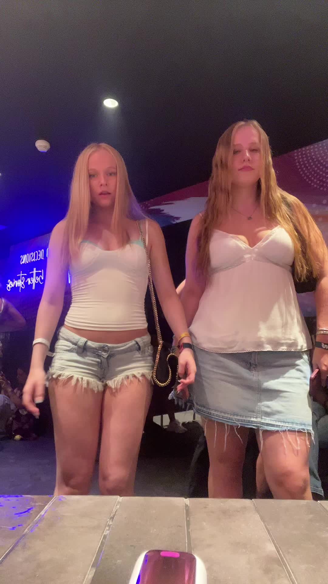 @Mia