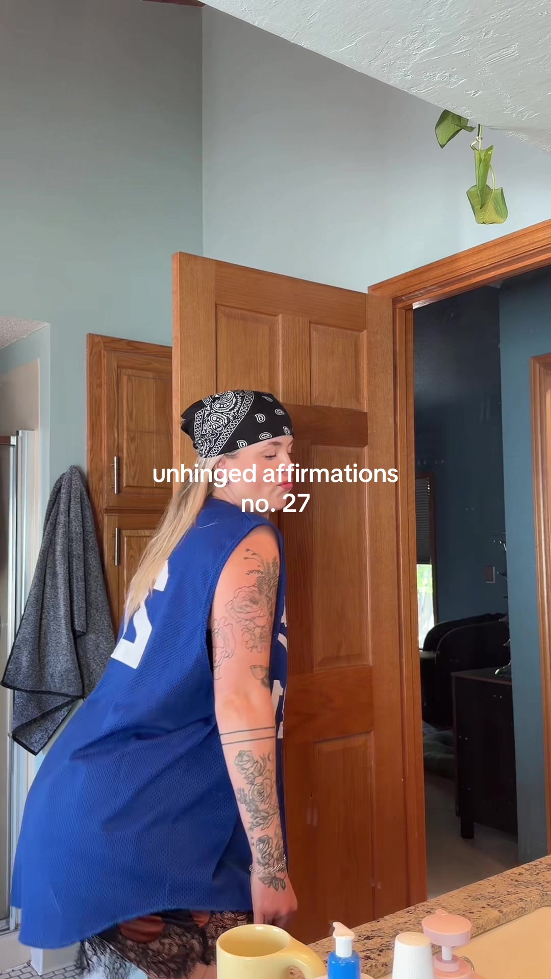 @Sam [ the Bathroom Dancer ]
