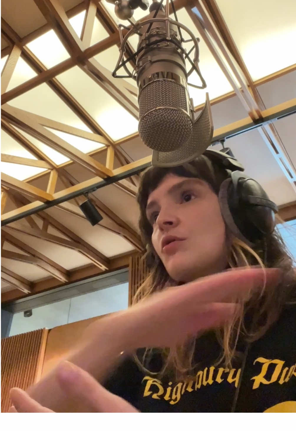 @Lauren Mayberry