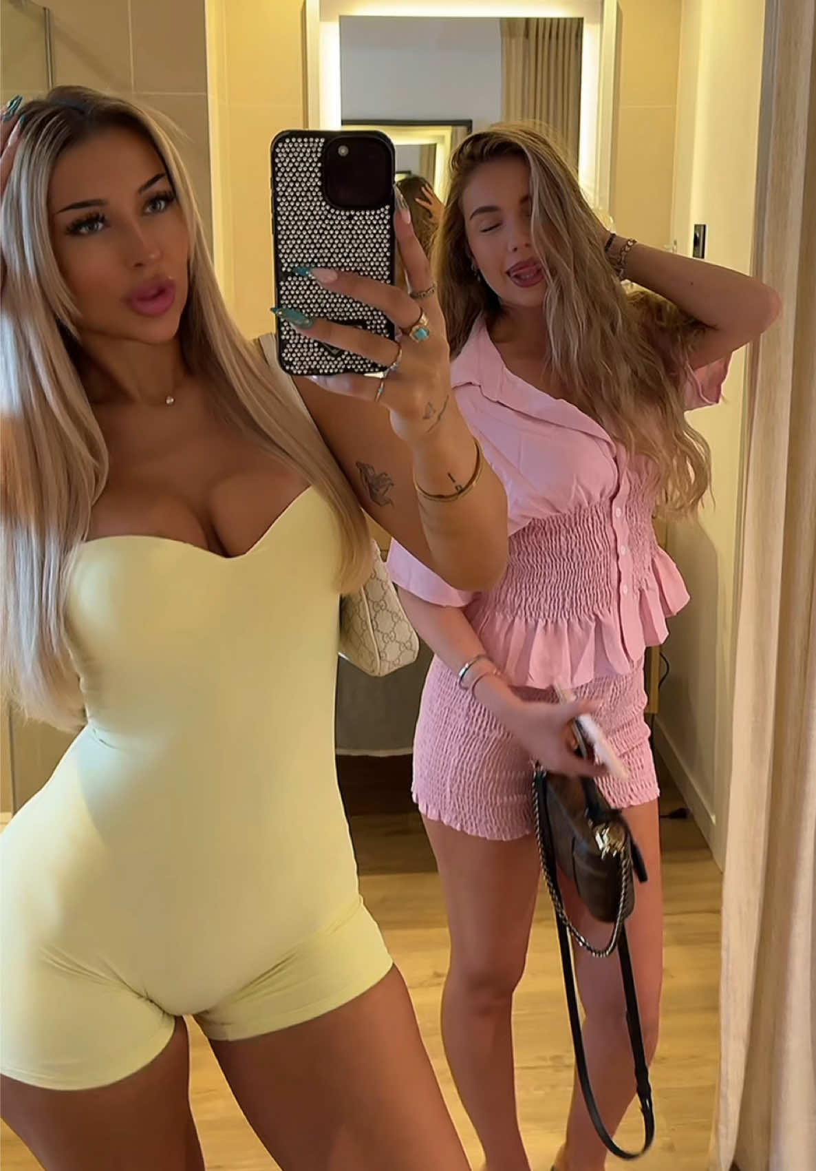 @laura moradi