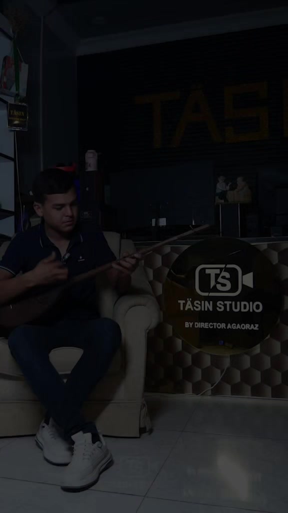 @TÁSÍN STUDIO 🎬 T/B AgAoRaZ