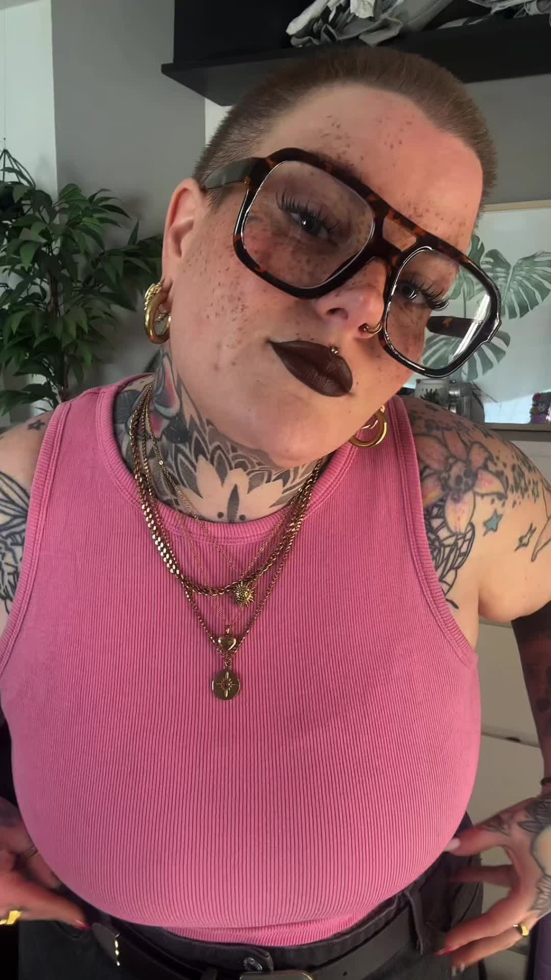 @HONOLULULENA ✨