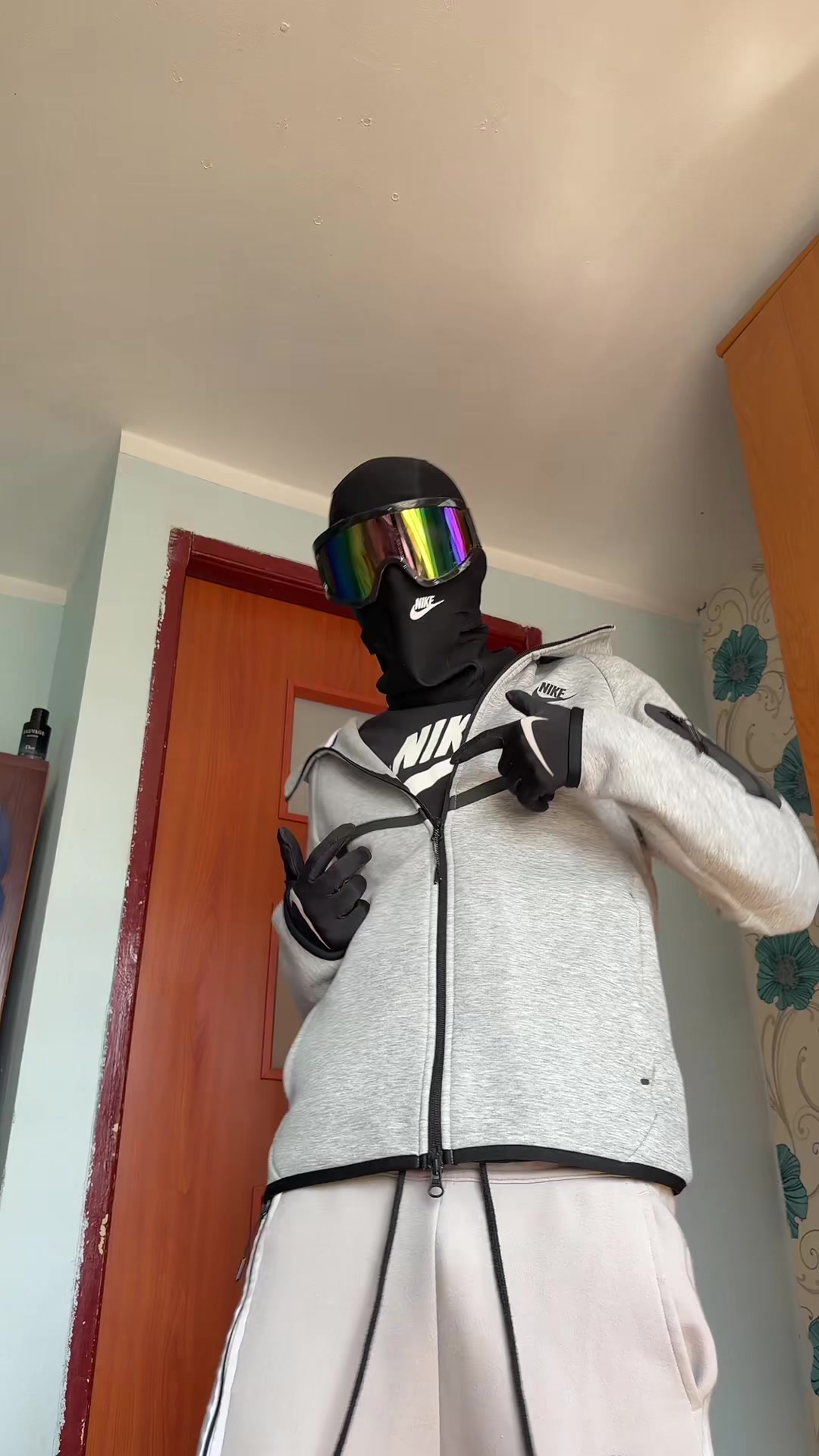 @100🗣️