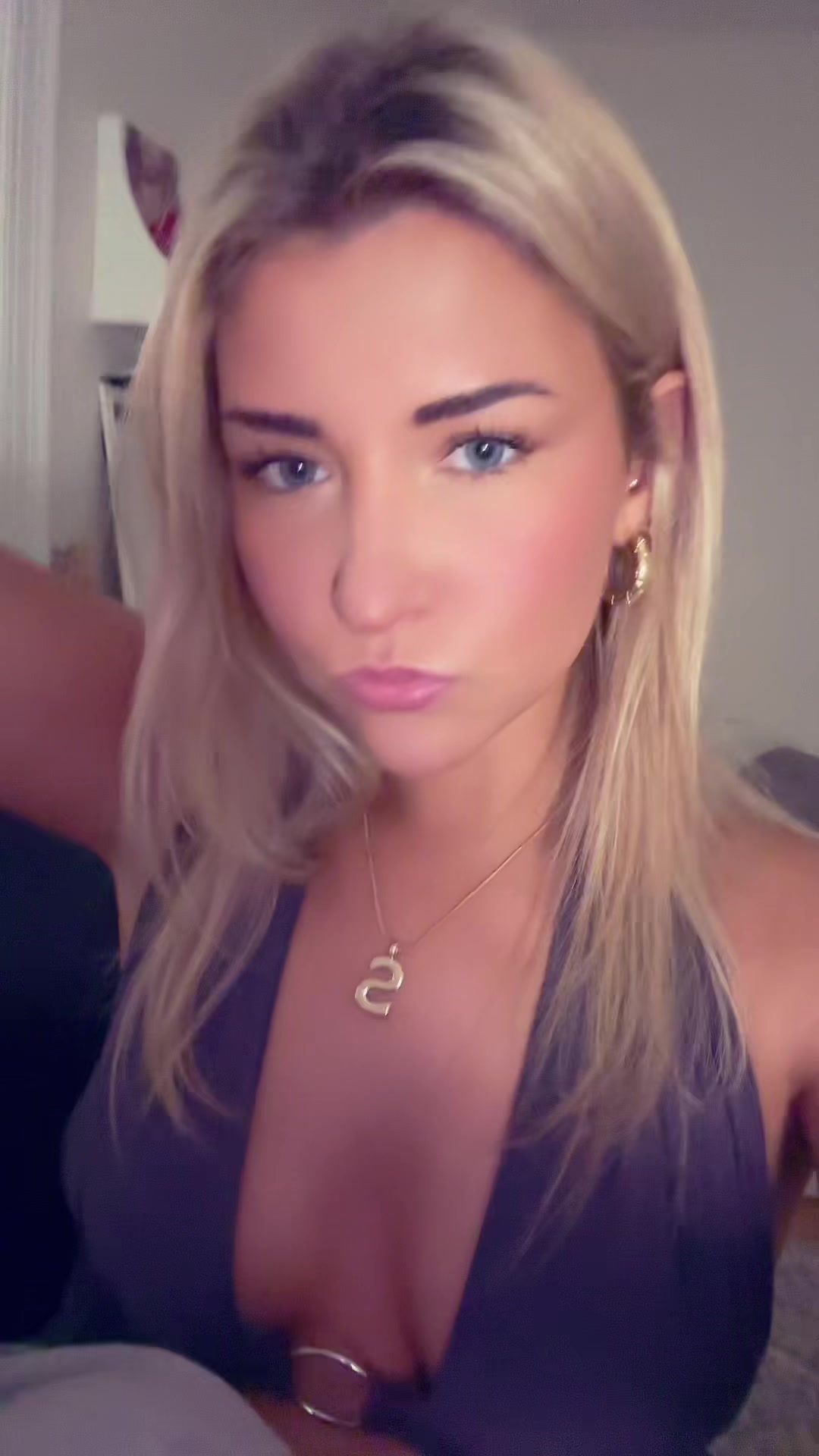@bfhsjajs