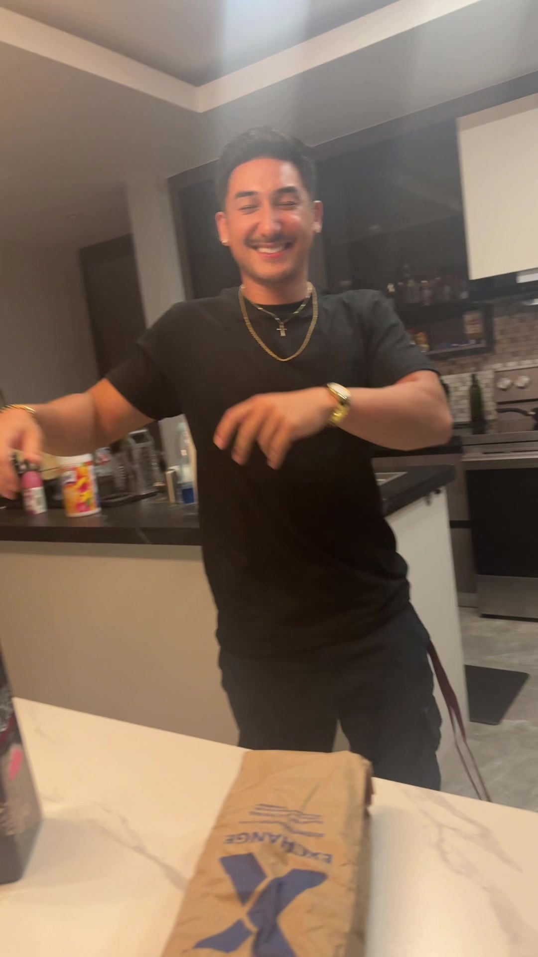 @🇬🇺