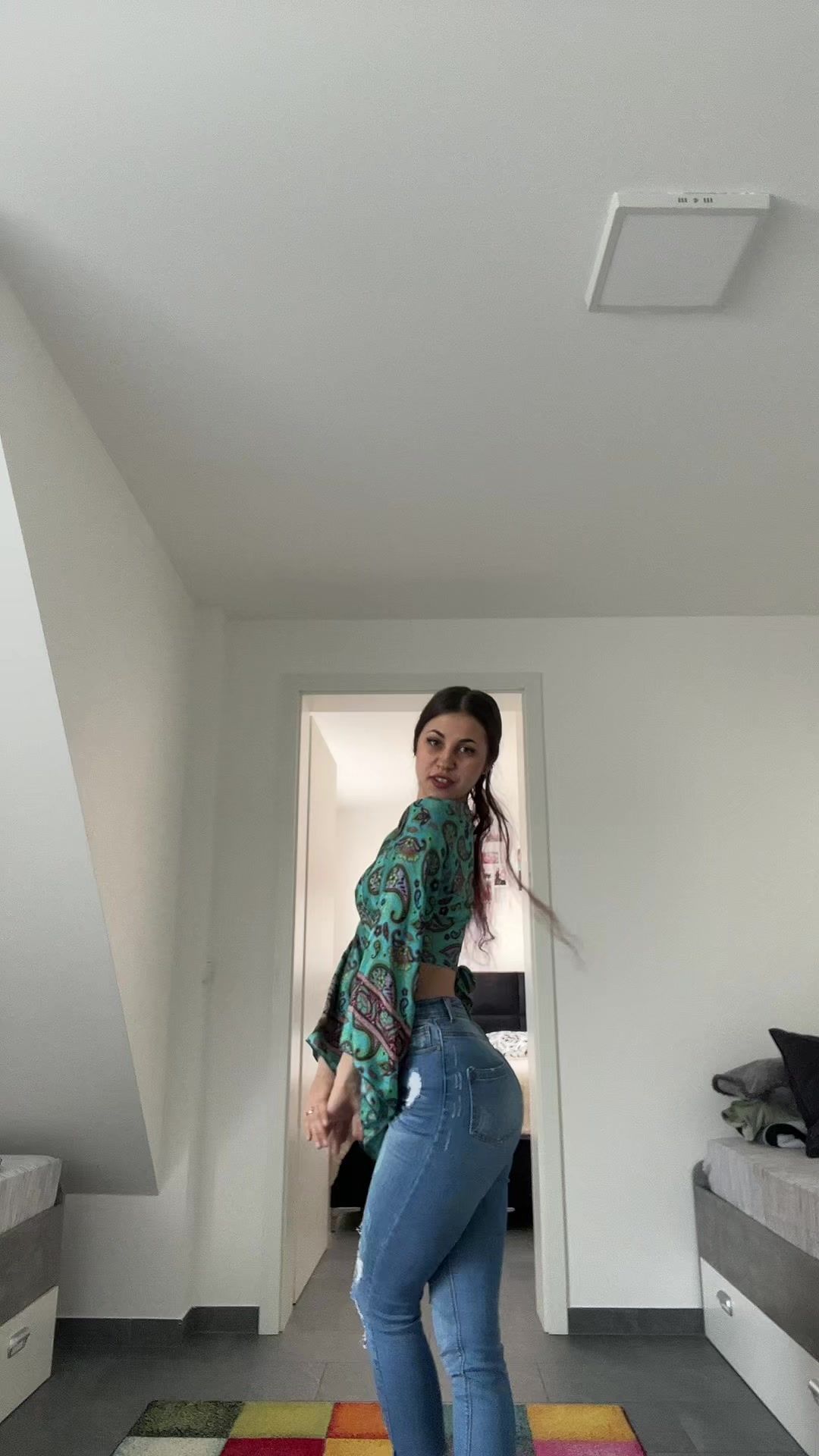 @𝒮‘