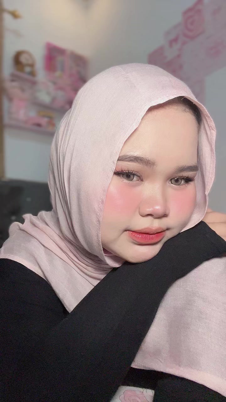 @Nisaa18