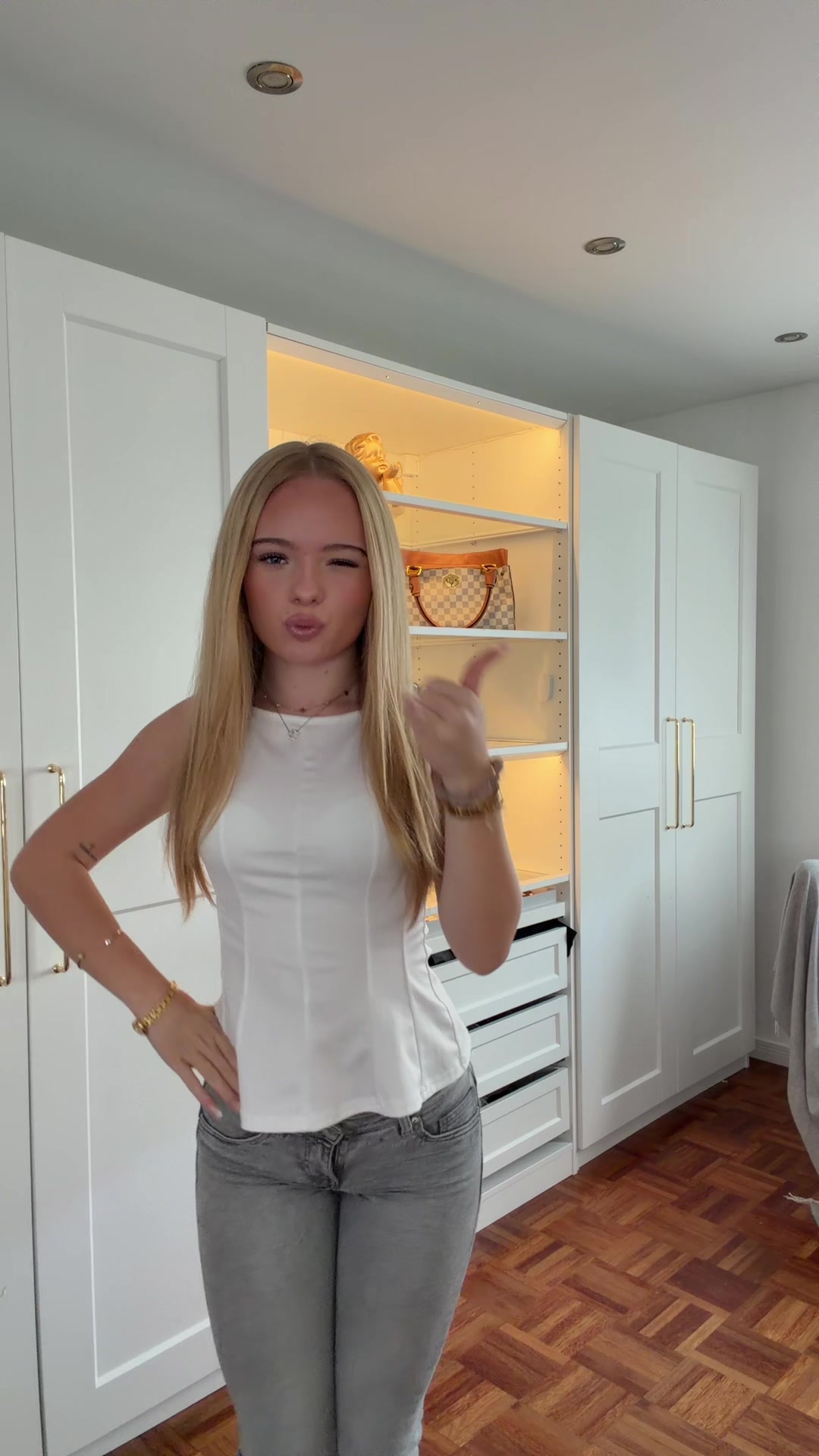 @romy_ronm