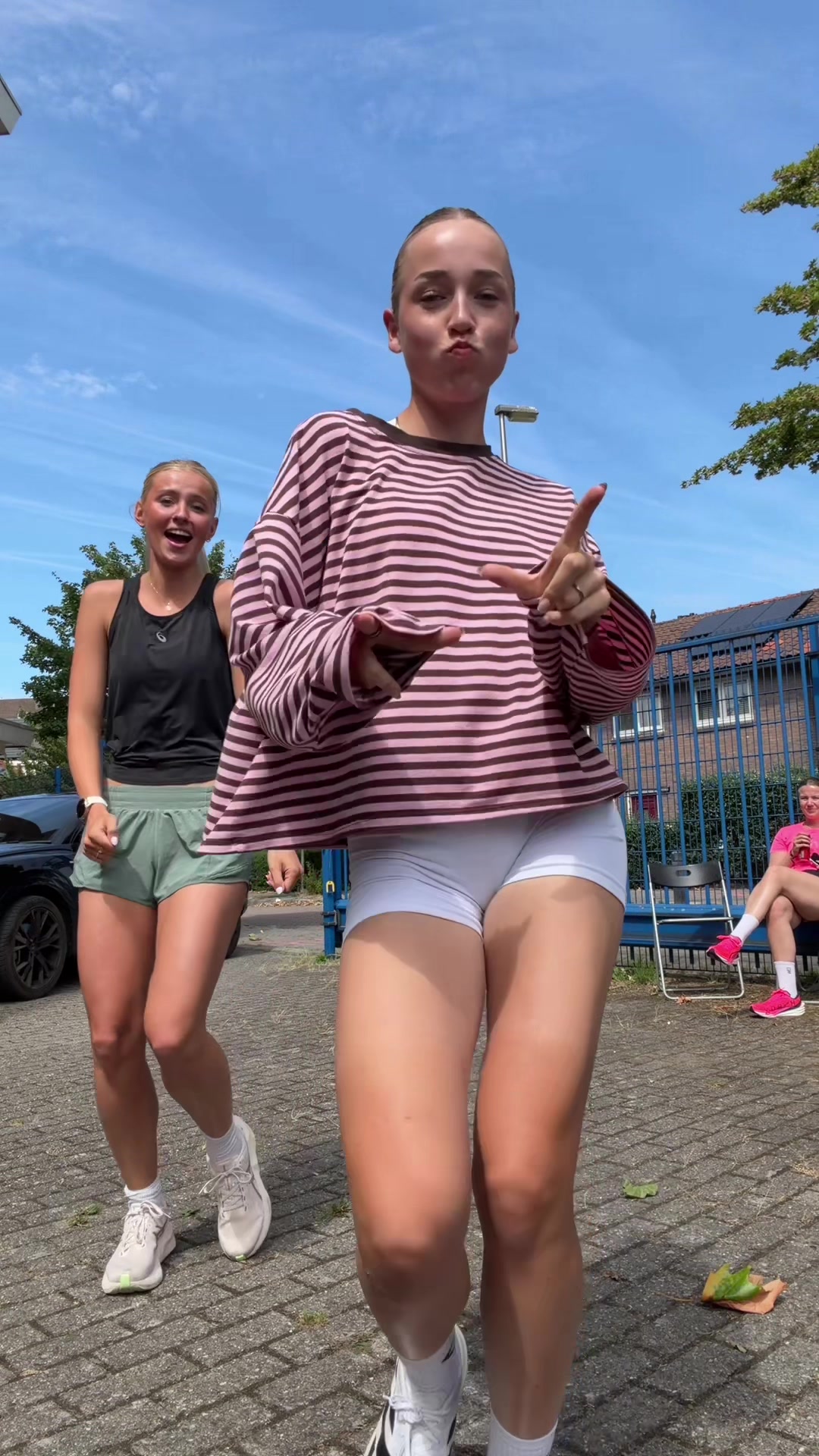 @𝒜𝓃𝑒𝓉𝓉𝑒