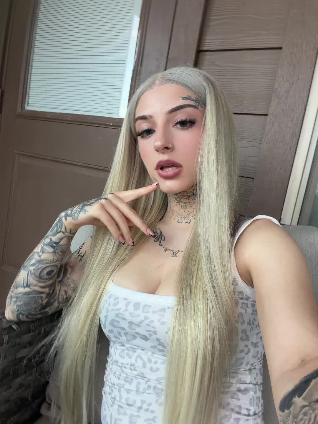 @Lilyrrrose