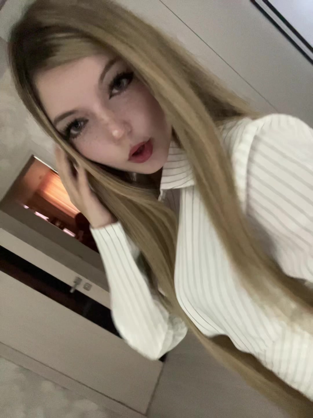 @Avrora_00